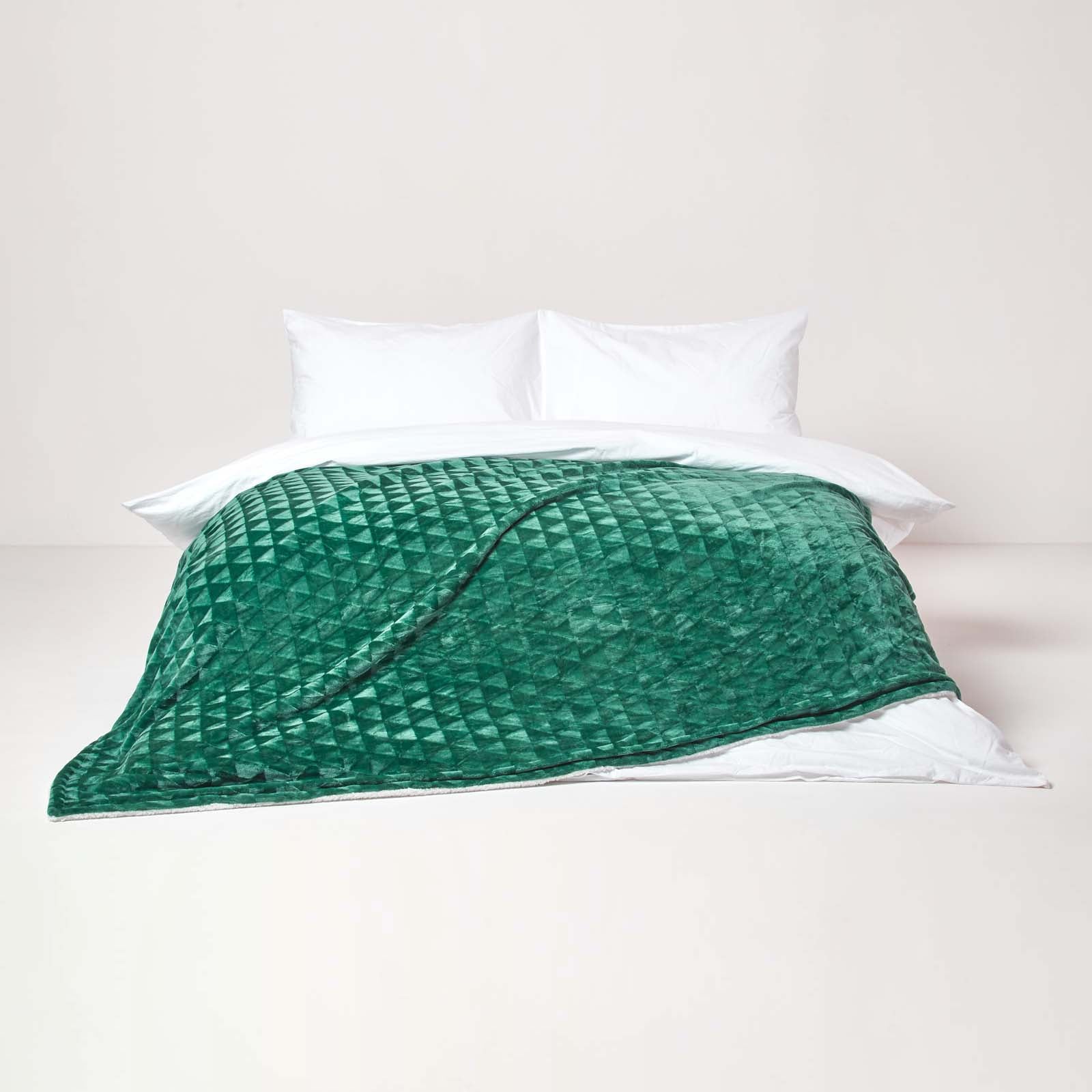 Geometric Triangle Velvet Throw | 130cm x 160cm | Emerald Green