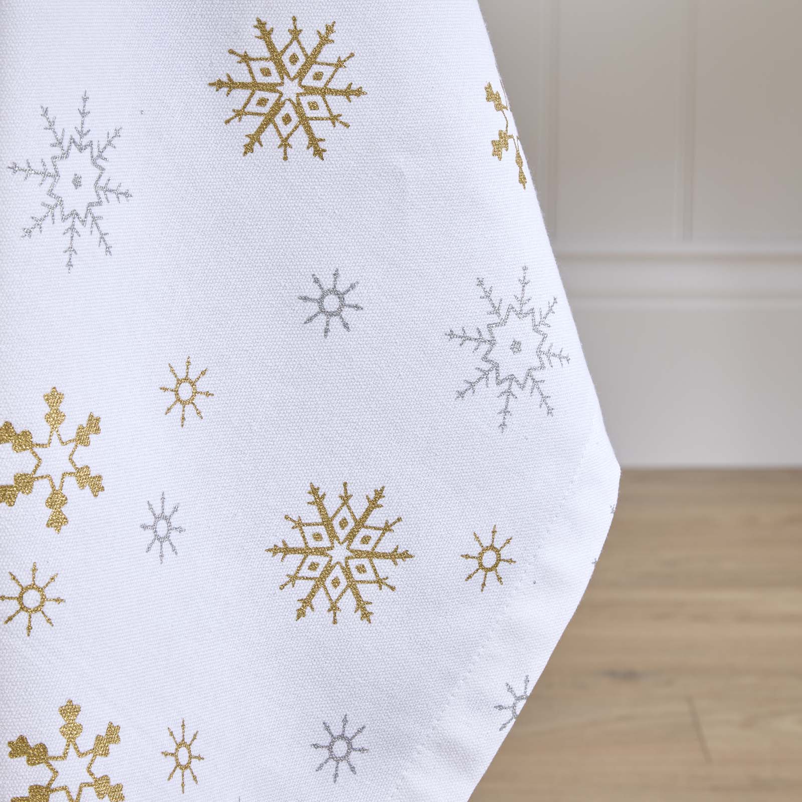 Gold Snowflake Christmas Tablecloth | 137 x 178cm | White