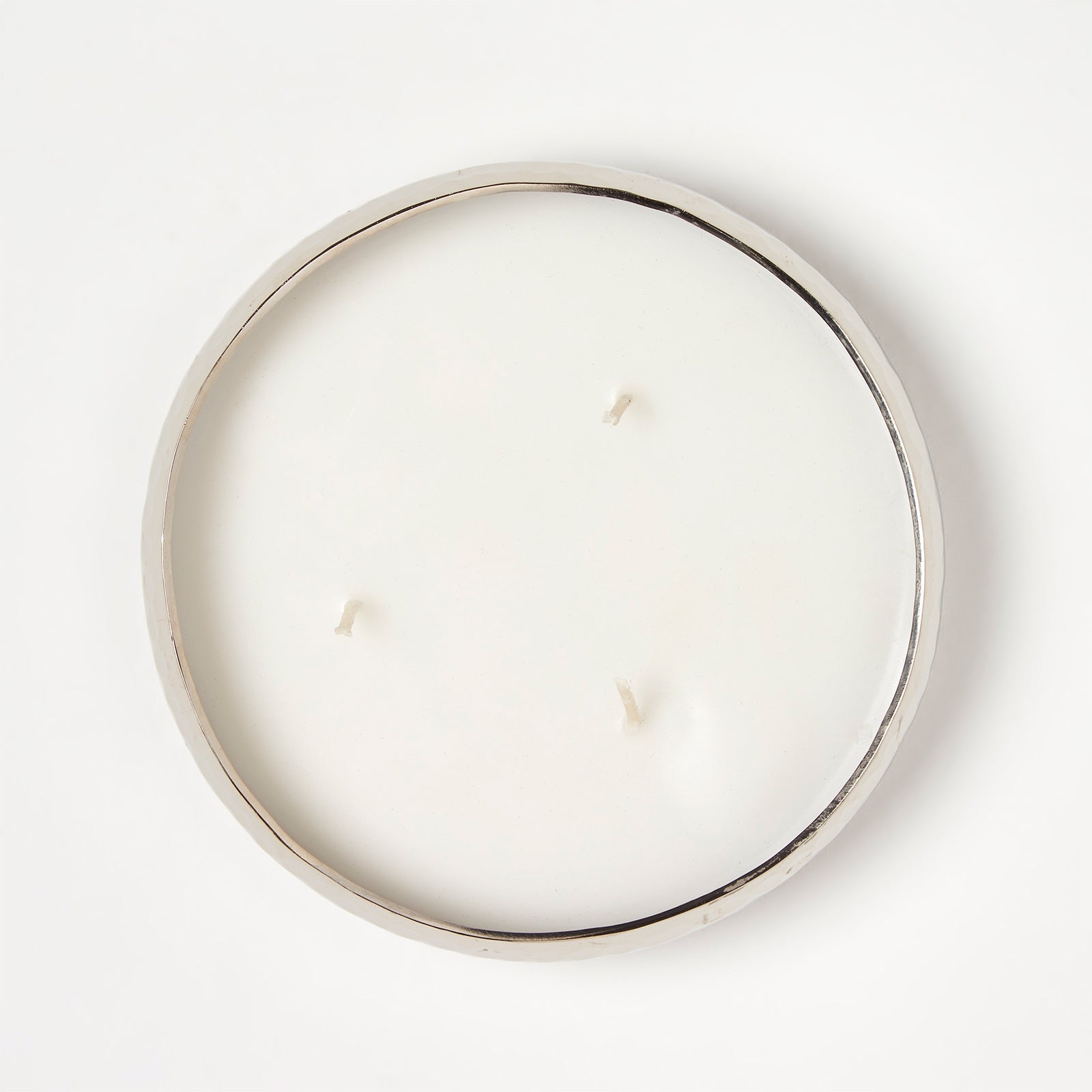 HOMESCAPES Silver Hammered Vanilla Scented Candle - 15 Cm