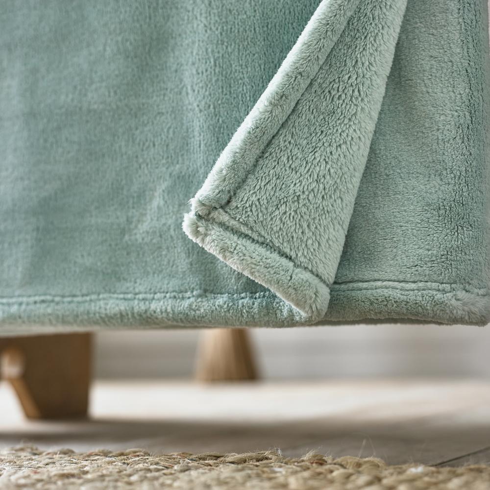 Hardwick Heavyweight Supersoft Fleece Throw | 150cm x 180cm | Green