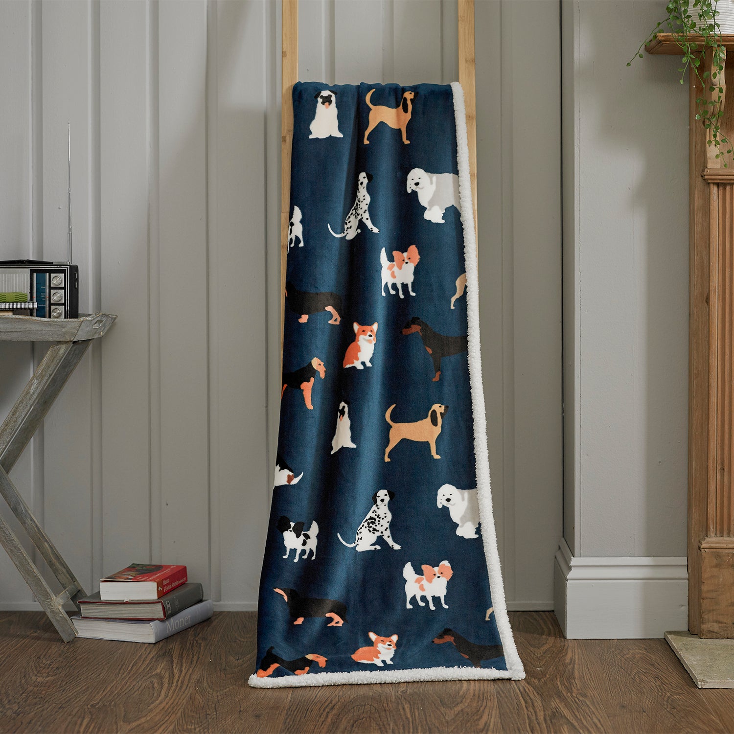 Snuggle Warm Fleece 140x180cm Throw Dog Club