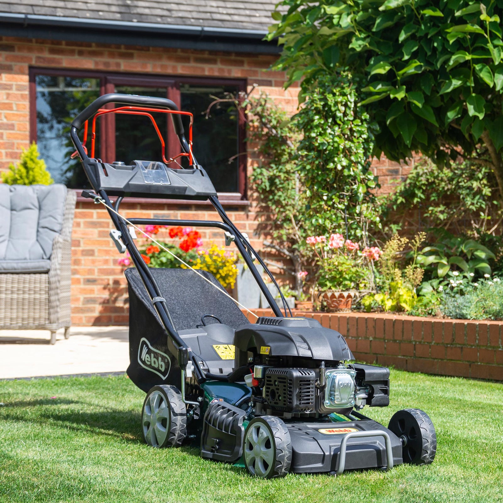 Classic 46cm Self-propelled Electric Start Petrol Lawnmower | Green