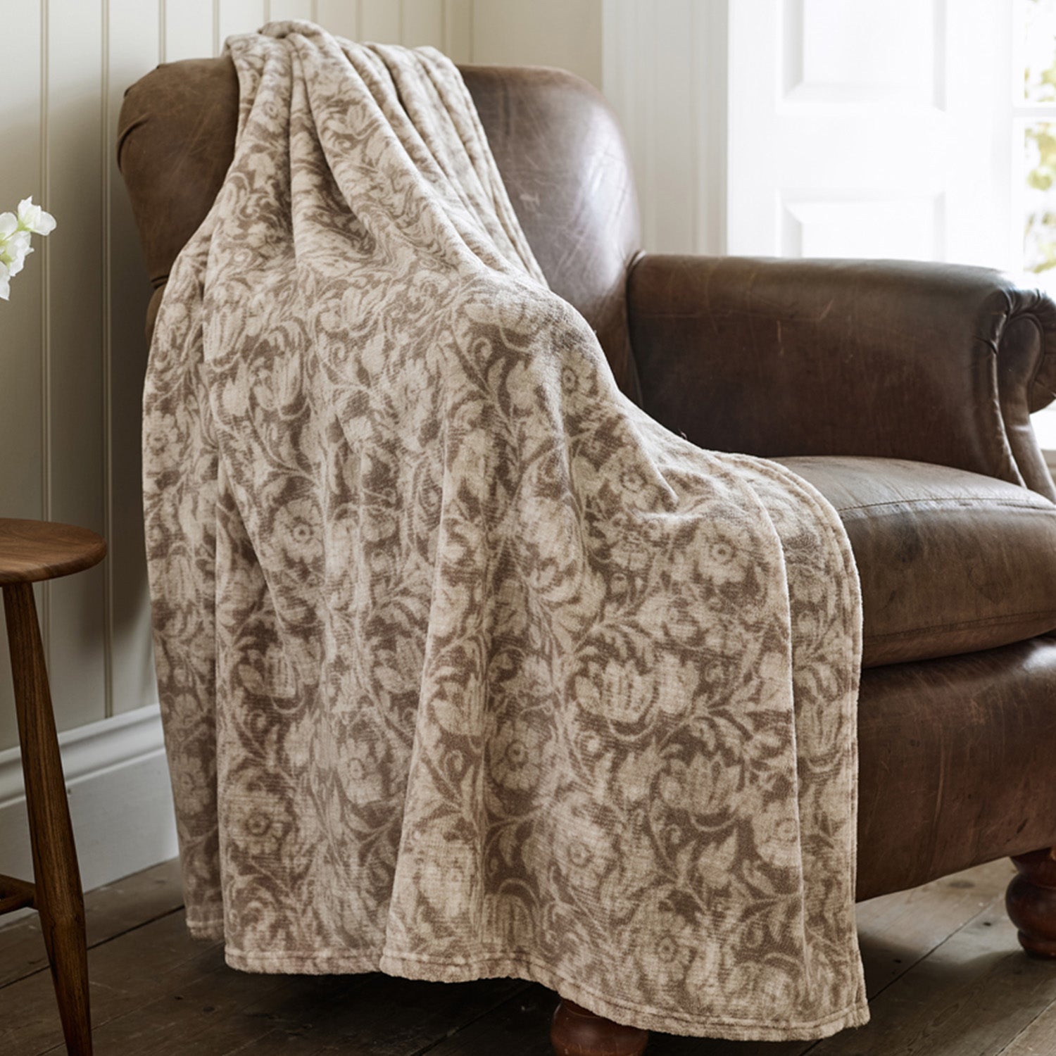 Deyongs Supersoft Mable's Garden  Print Coral Fleece Throw