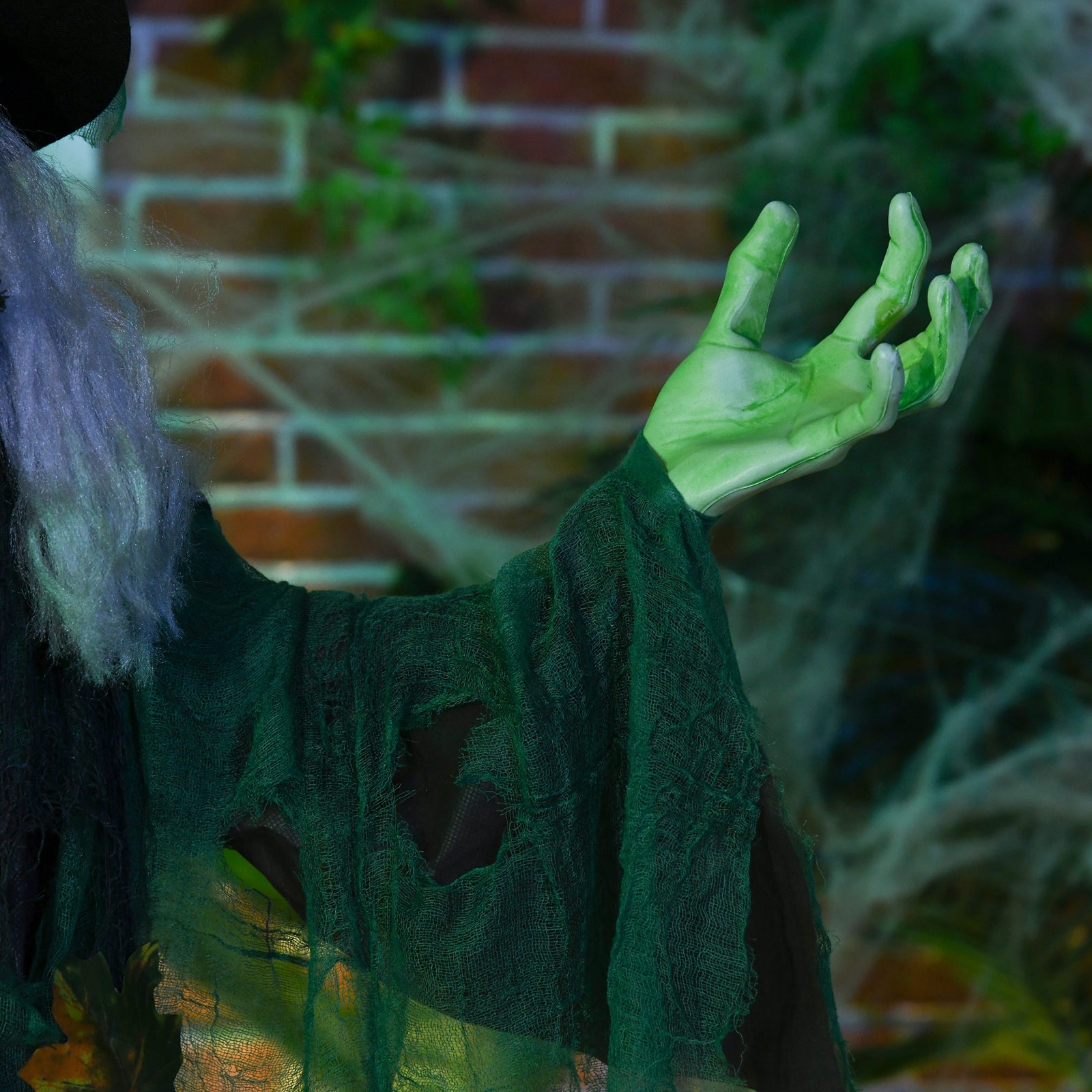 6ft Outdoor Halloween Witch Prop Decoration With Light Up Eyes And Heart