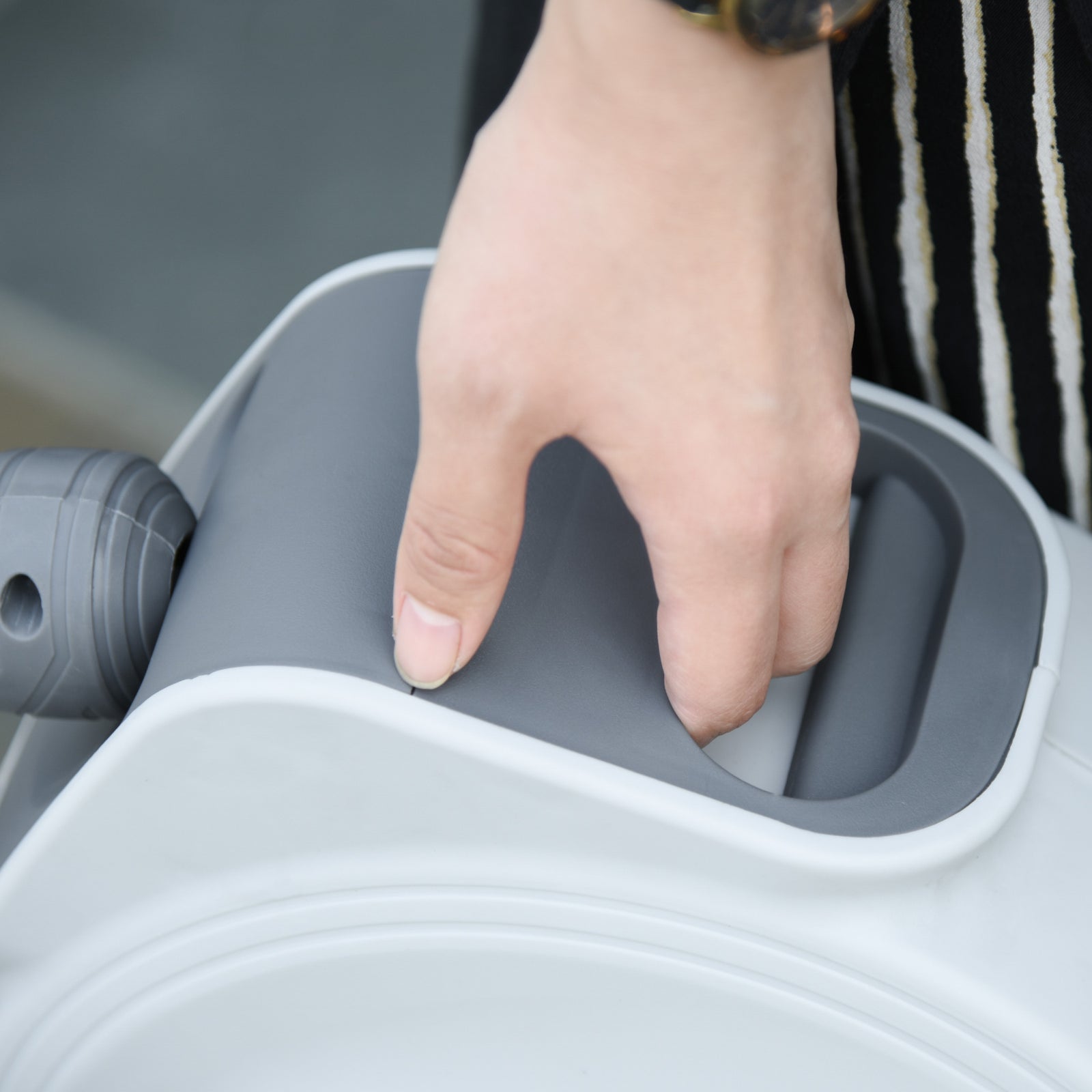 Retractable Air Hose Reel, Wall Mounted | Medium | Grey
