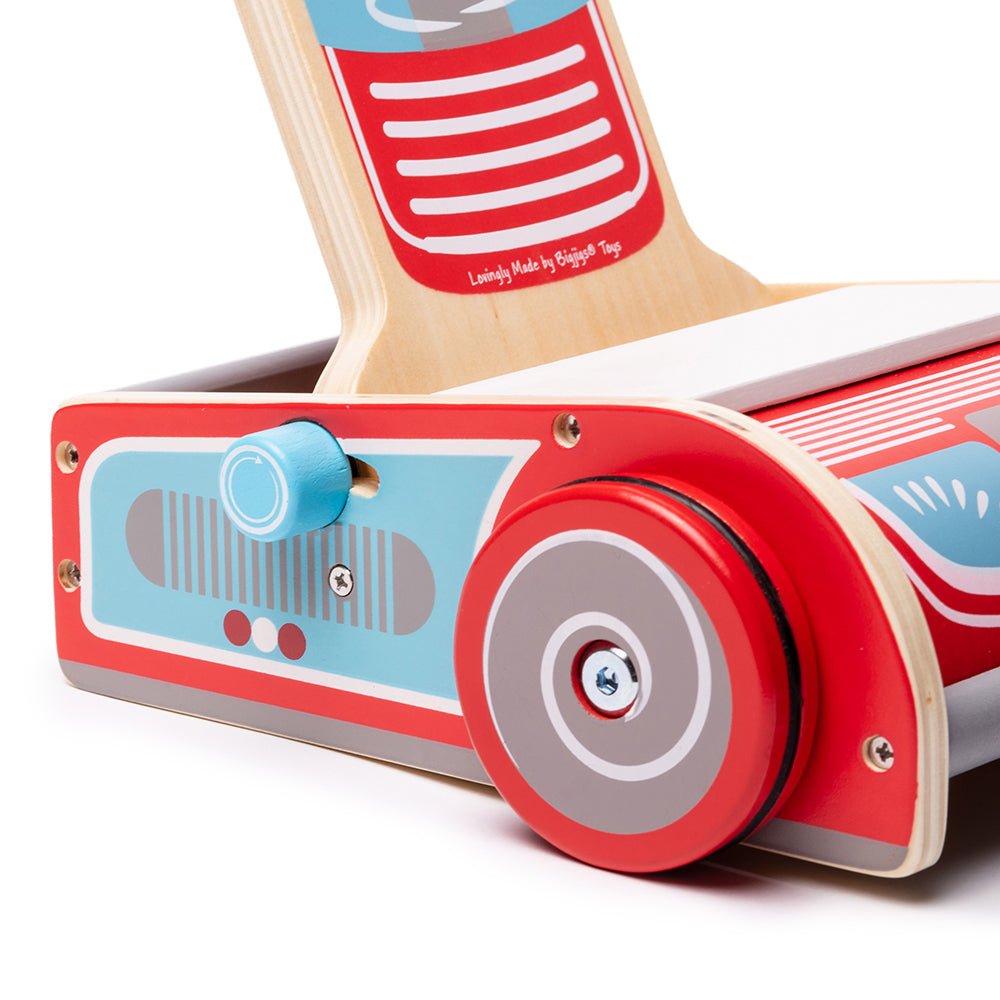Wooden Toy Vacuum Cleaner - With 6 Magnetic Wooden Pieces