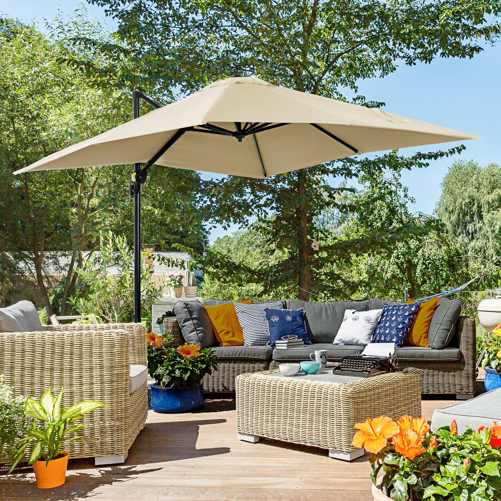 Square Cantilever Roma Parasol W/ 360° Crank & Base | Cream