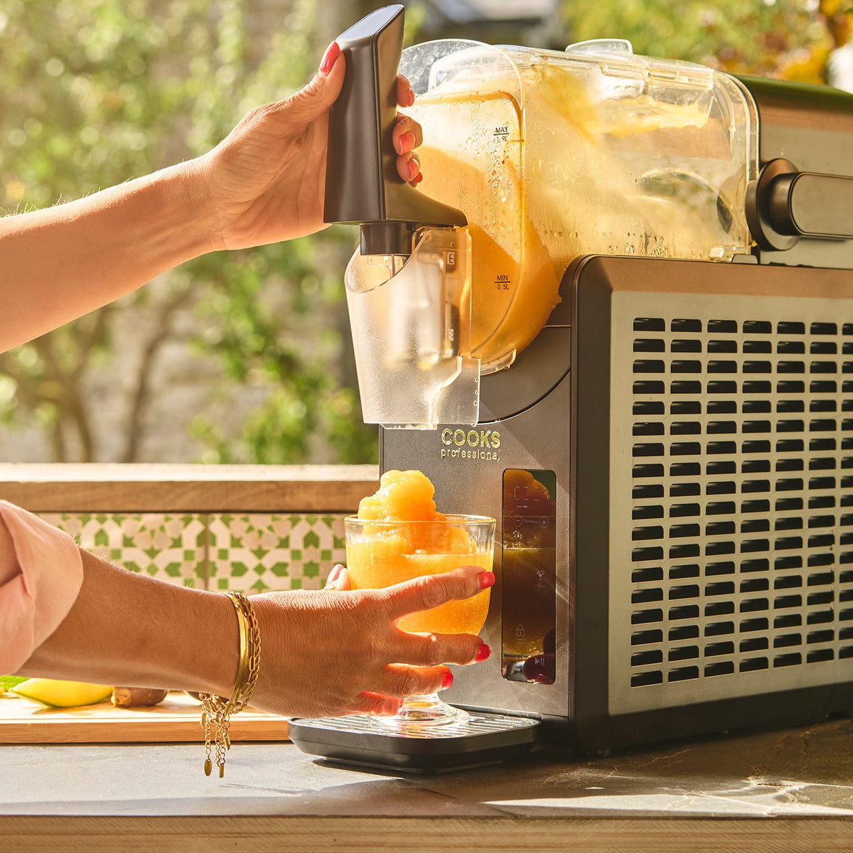 Slushy Maker - 2.5l Frozen Drink Machine