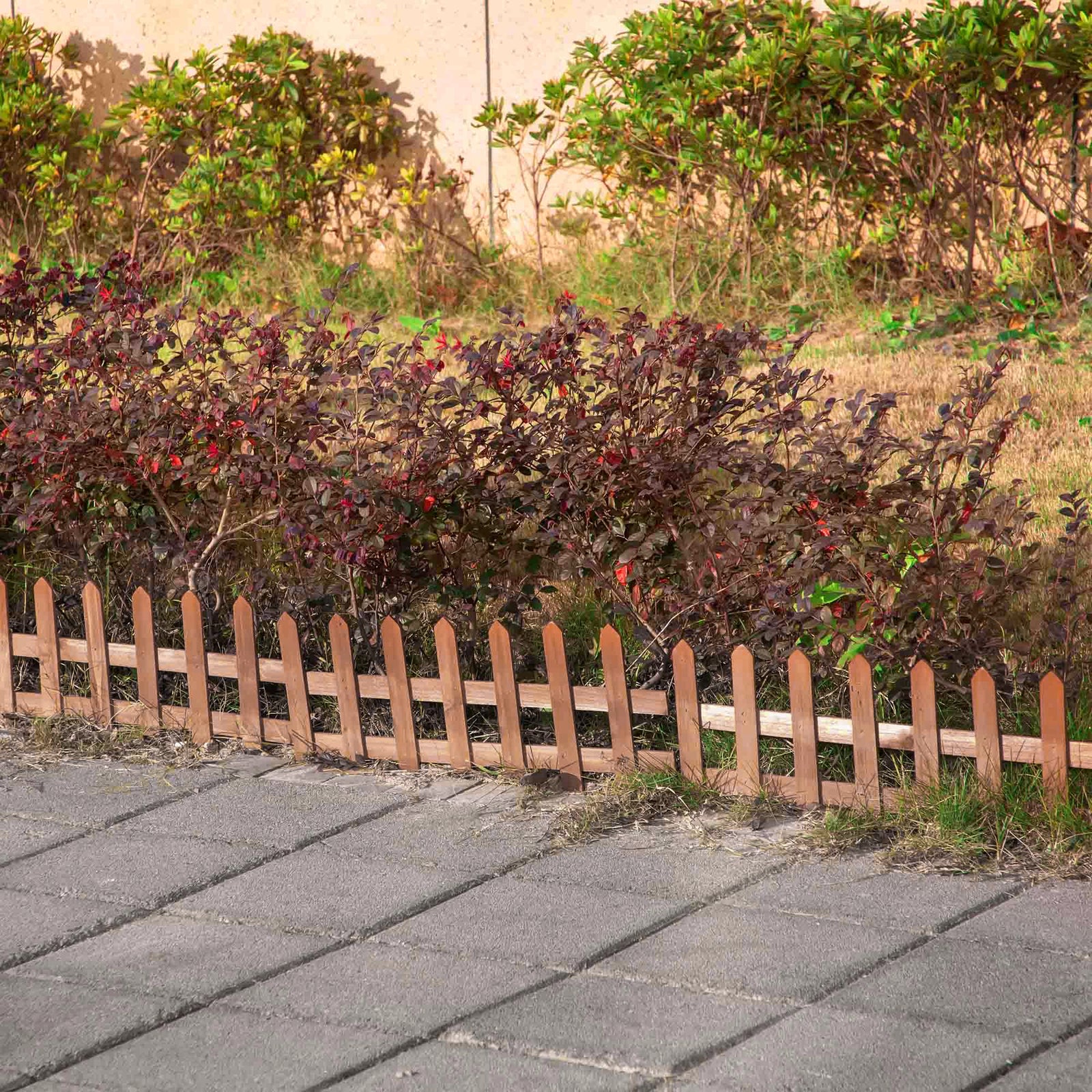 12 Wooden Picket Fences For Lawn, Brown