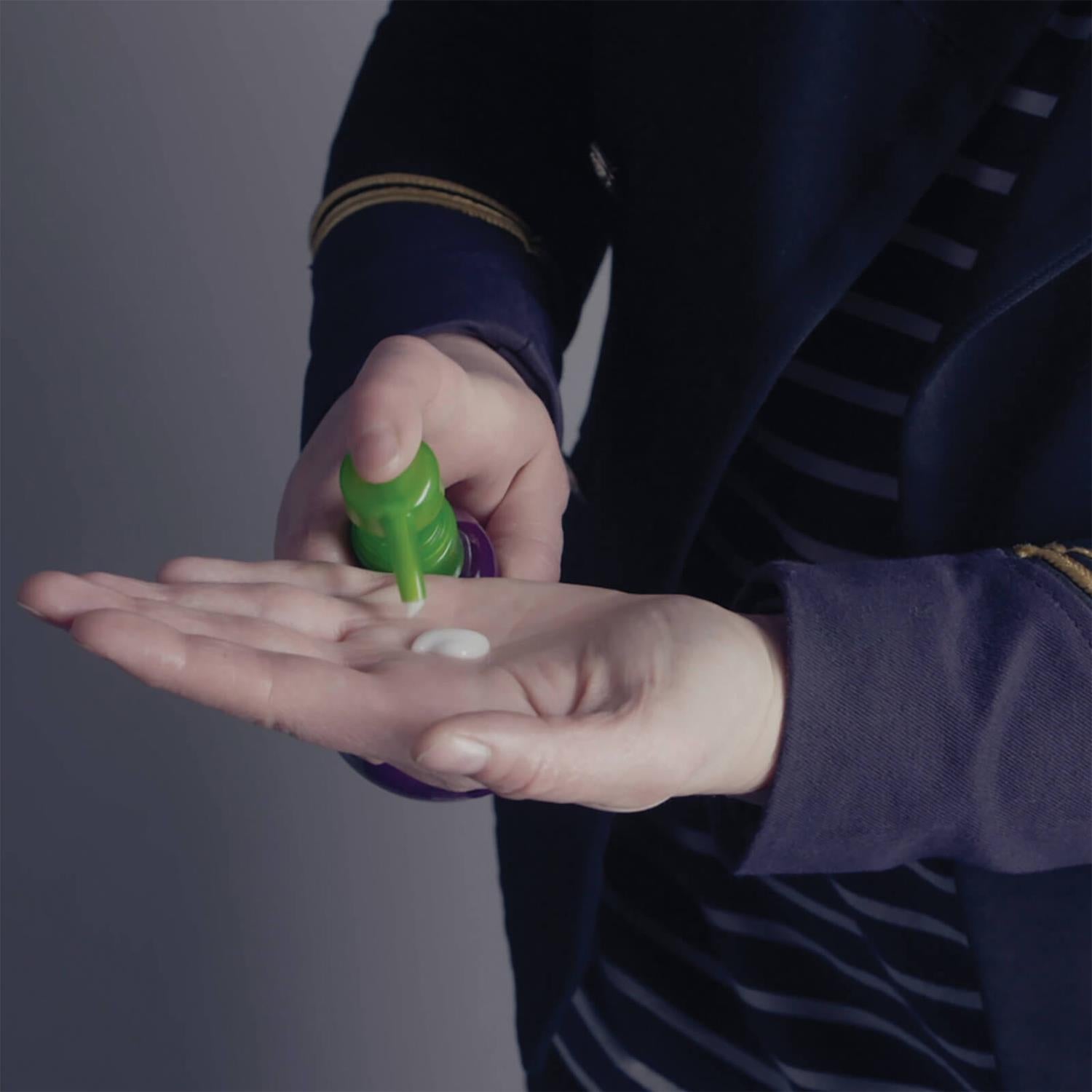 TIGI Foxy Curls Curly Hair Contour Cream For Defined Curls, 200ml