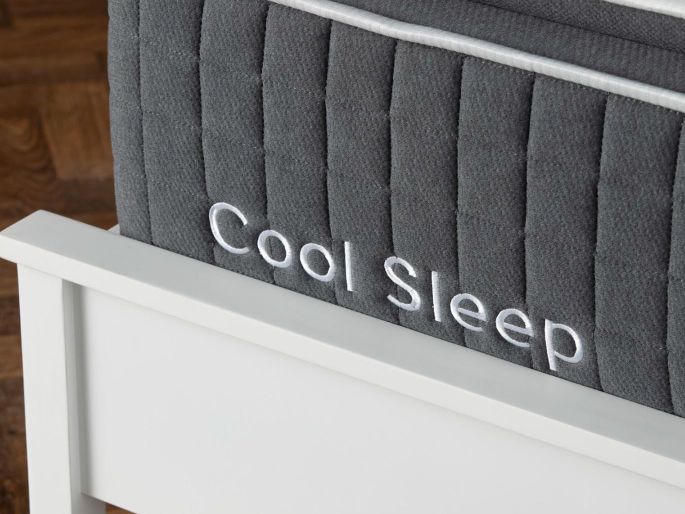 Cool Memory Hybrid Mattress | Small Double | Classic White