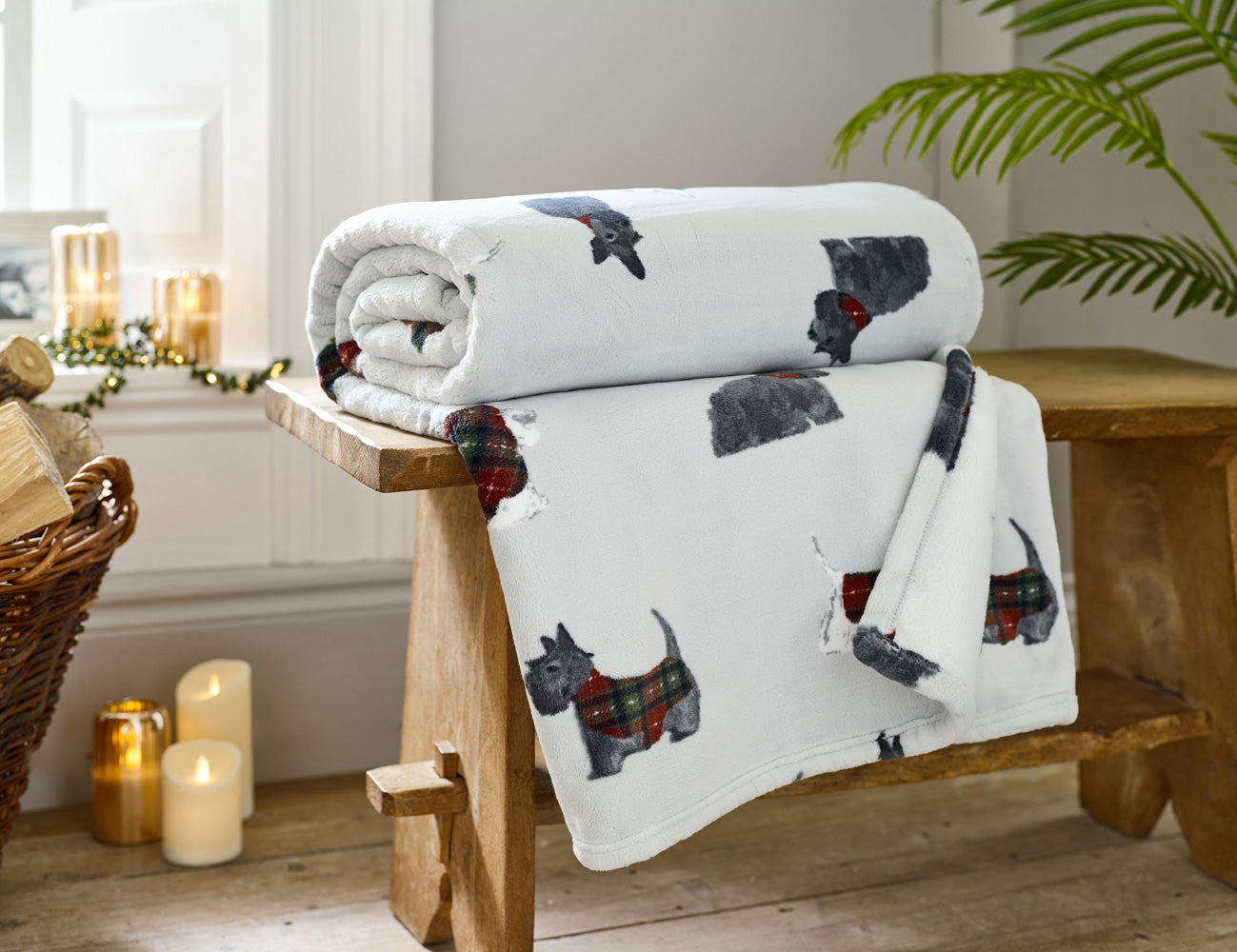 Hattie Dog Grey Soft Throw – 140x180cm Plush Decorative Blanket | 140cm x 180cm | Grey