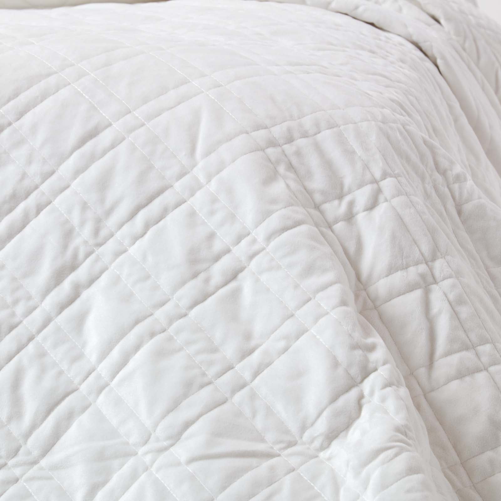 Paragon Diamond Pattern Geometric Velvet Bedspread | 200cm x 200cm | Cream