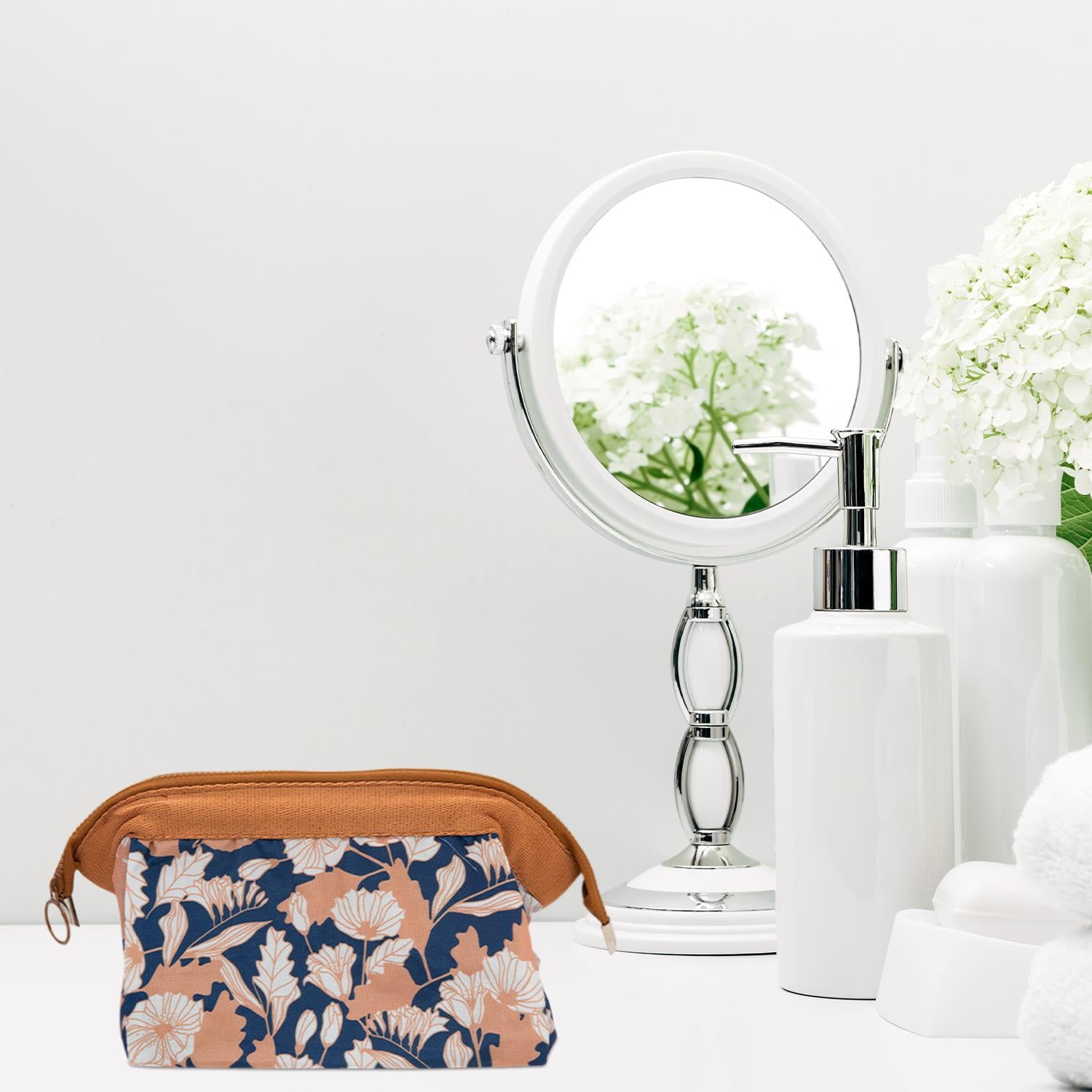 Fashionable Waterproof Cosmetic Bag