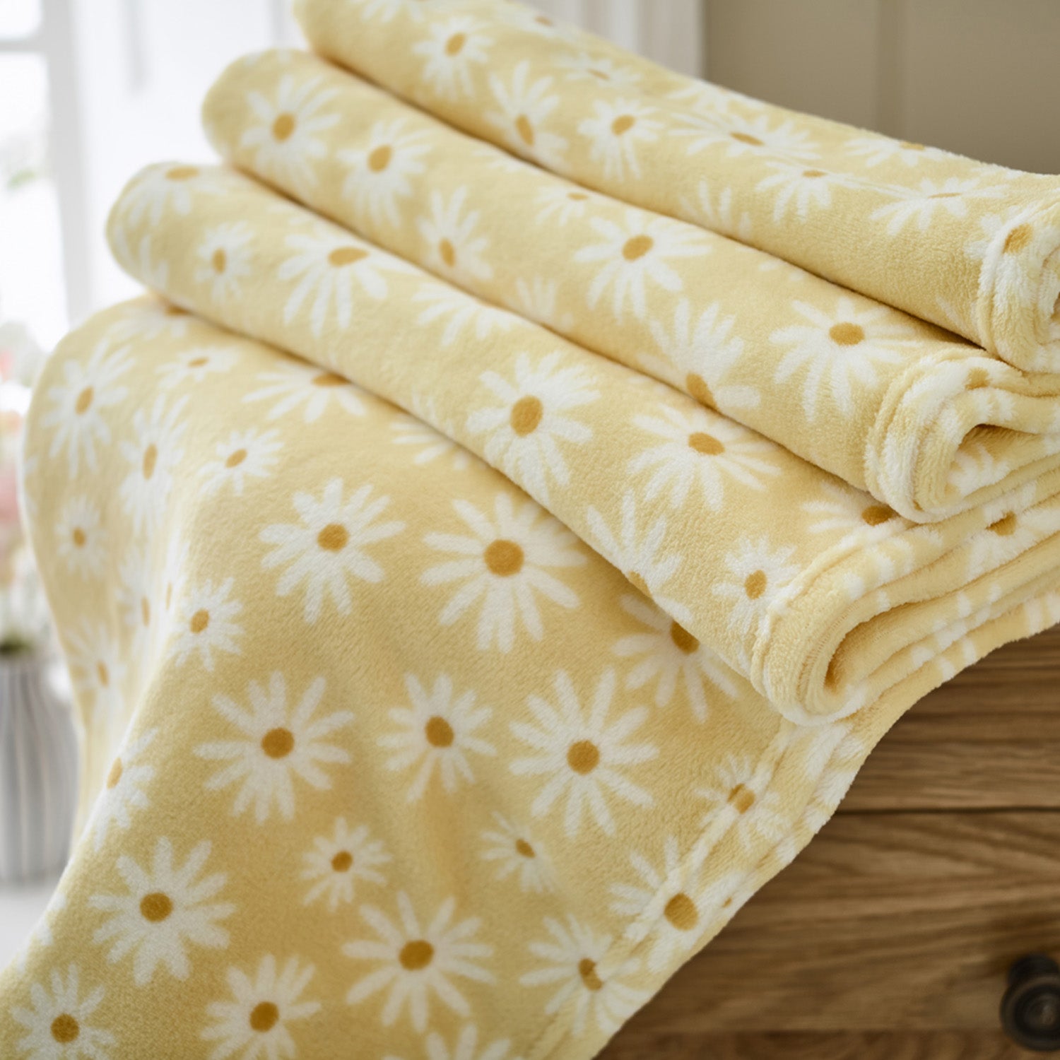 Deyongs Supersoft Daisy Floral  Print Coral Fleece Throw