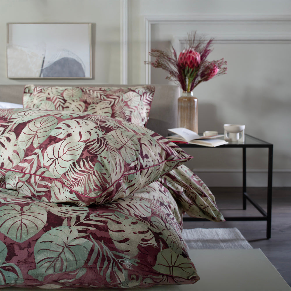 Tropical Garden Red 100% Cotton Duvet Cover Set With Piped Edging | Single | Red