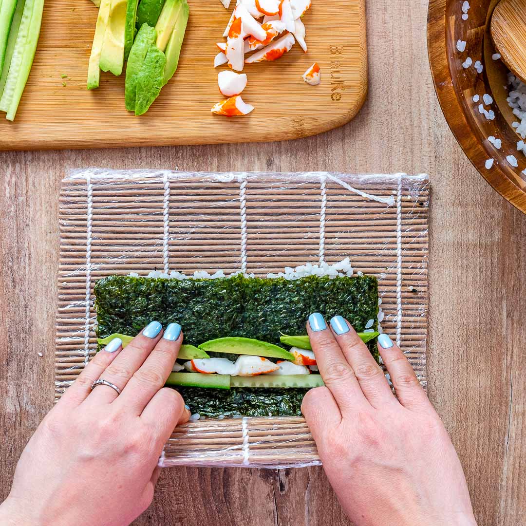 BlauKe Sushi Making Kit - 2 Bamboo Sushi Rolling Mats, 5 Pairs Chopsticks, Rice Paddle, Spreader - Beginner Sushi Maker Kit