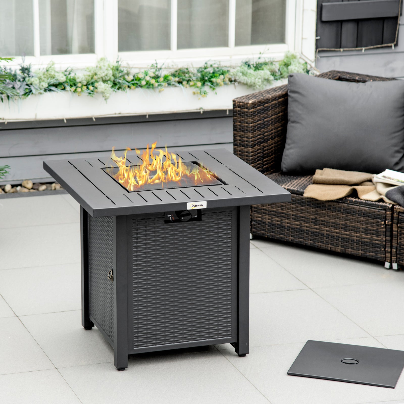 Rattan Propane Fire Pit Table 40,000 Btu W/ Cover
