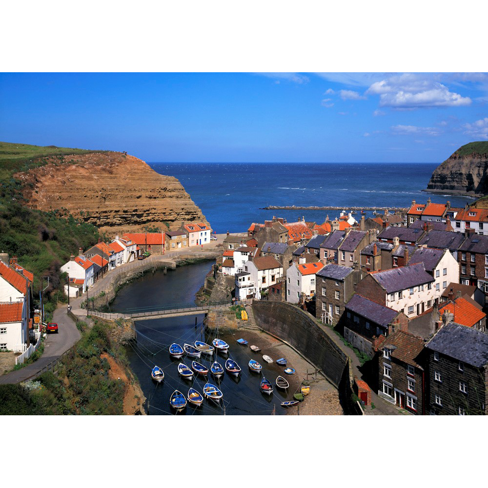 Stunning Staithes - 1000 Piece Jigsaw Puzzle For Adults