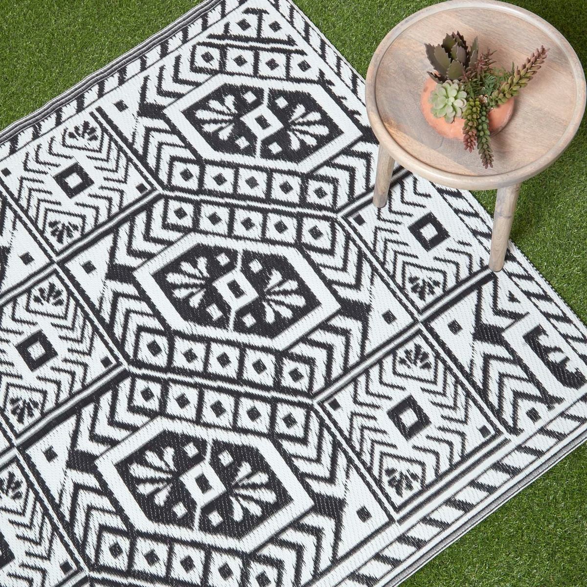 Luxury Outdoor Rug Waterproof Reversible Round For Garden Patio, Black Geometric Aztec