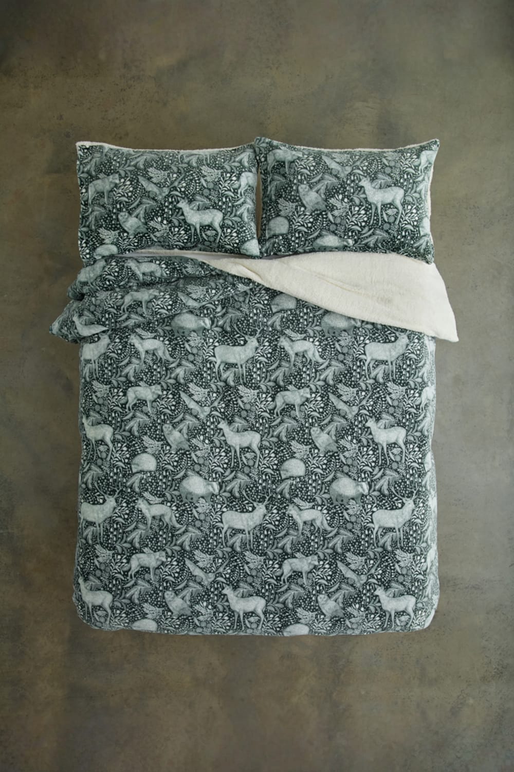 Woodland Folk Fleece Duvet Cover Set With Sherpa Reverse – Nature-inspired Cosy Bedding | Double | Sage Green