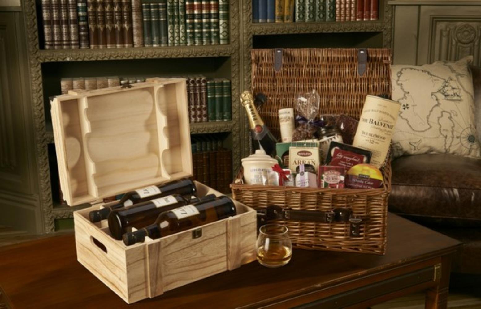 6 Bottle Wooden Wine Chest
