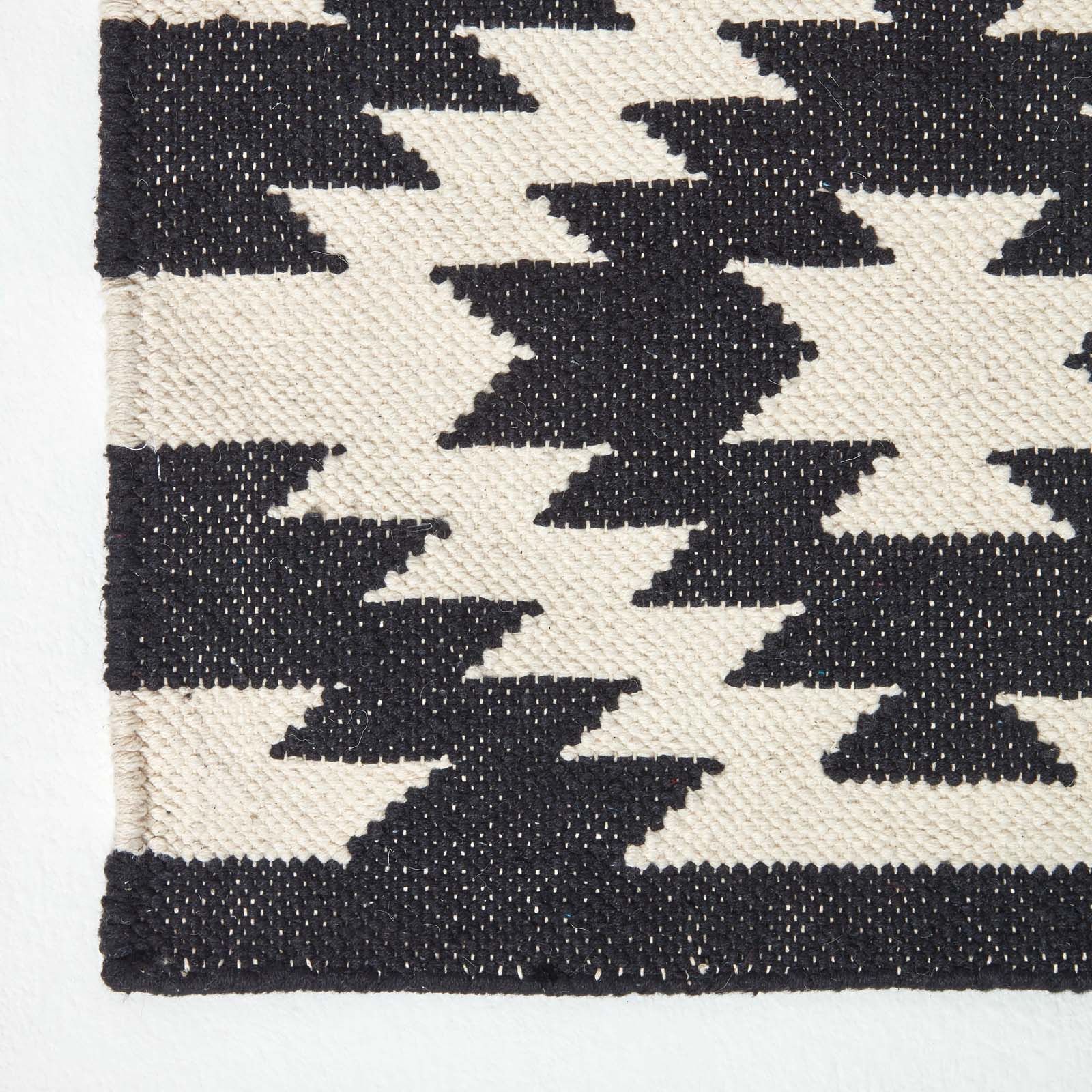 Zurich Handwoven Black And White Cotton Geometric Kilim Rug | 200cm | Black & White