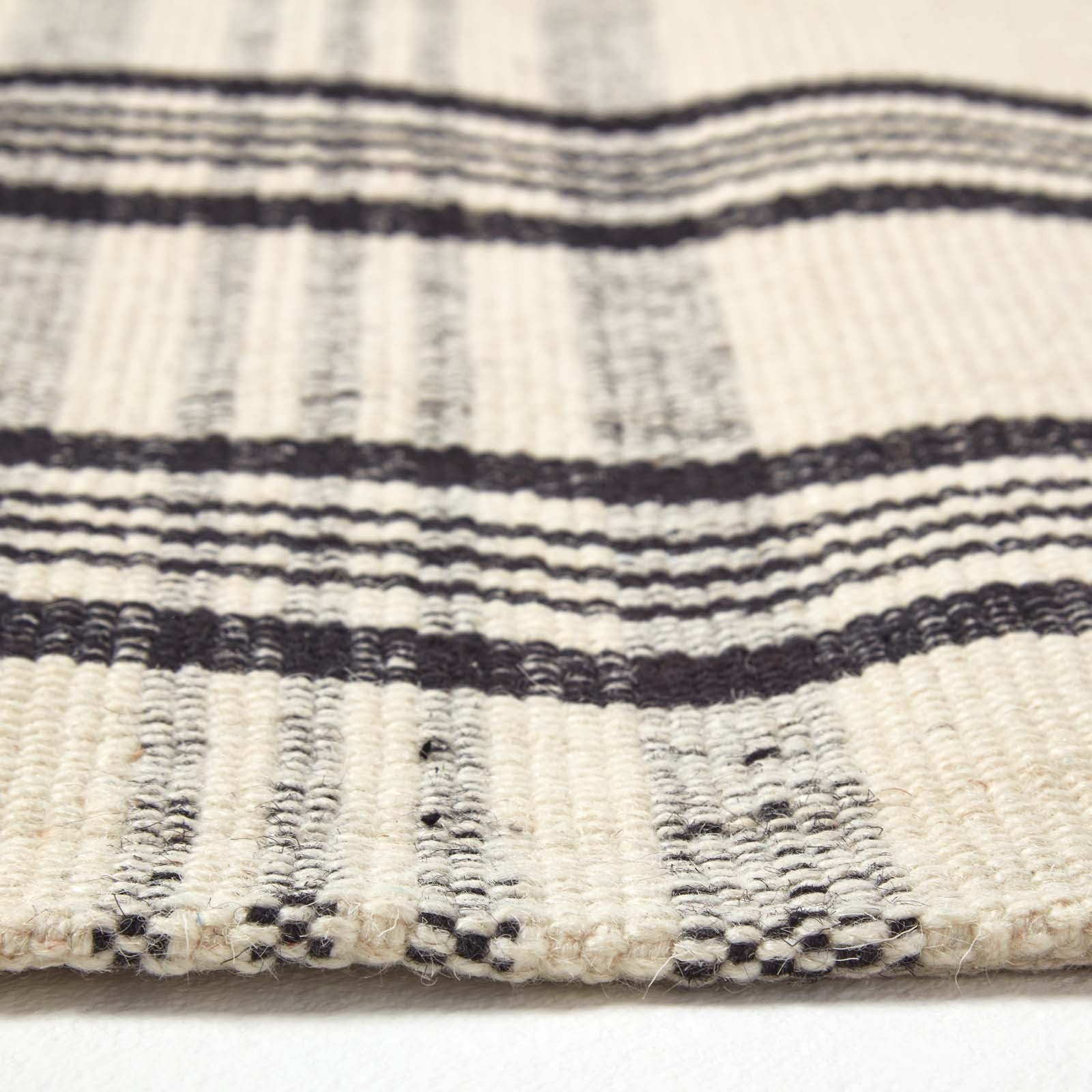 Tartan Check Non-slip 100% Wool Rug | 120cm x 180cm | Black & White