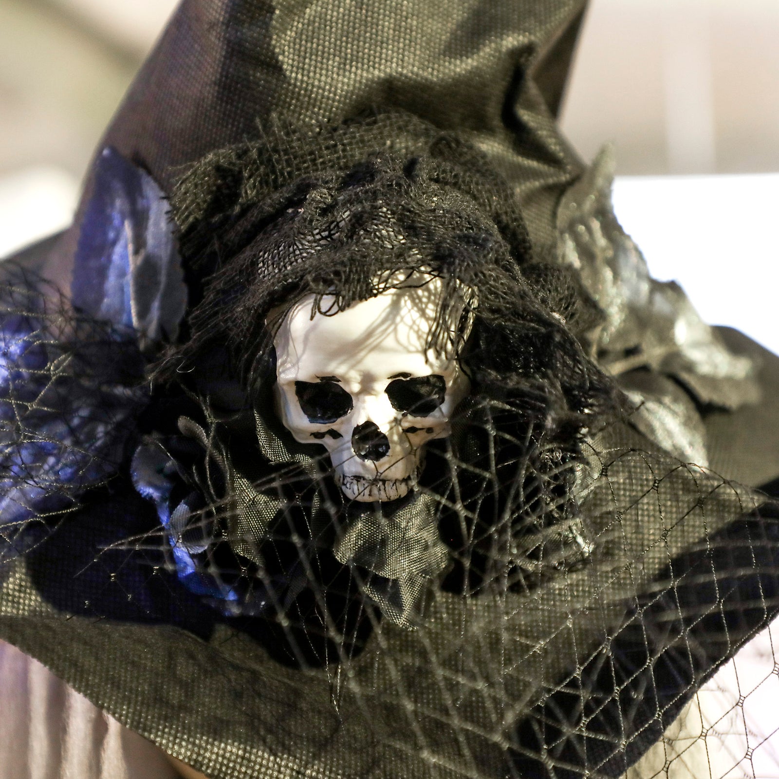 Voice Activated Halloween Animatronics Standing Witch | Black