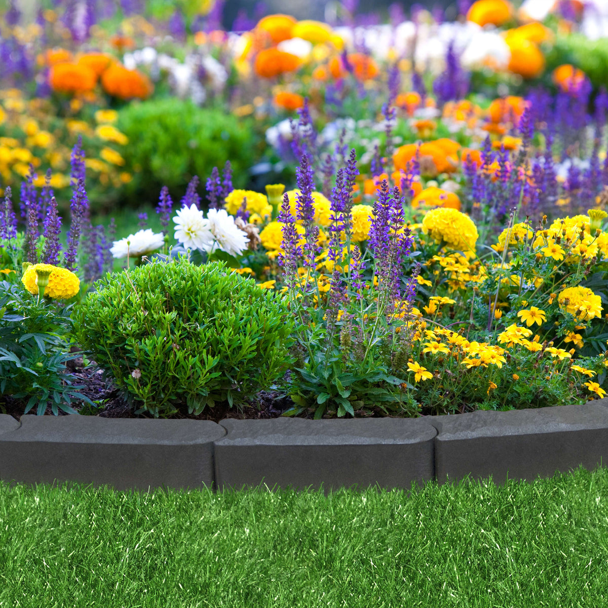 Stomp Edge Rubber Lawn Edging | Set of 4 | Graphite Black