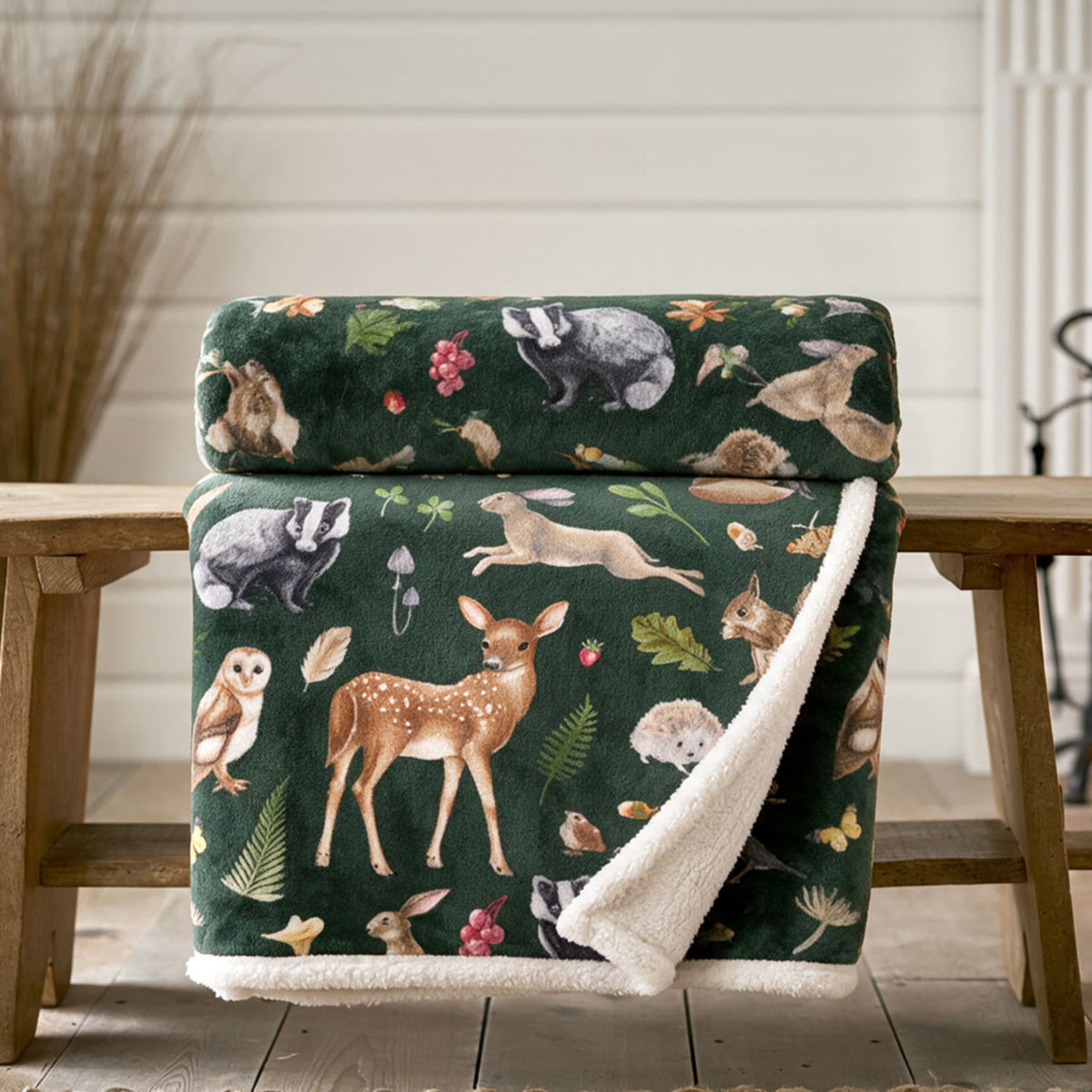 British Wildlife Sherpa Fleece Throw – Reversible Printed Flannel Blanket | 140cm x 180cm | Green