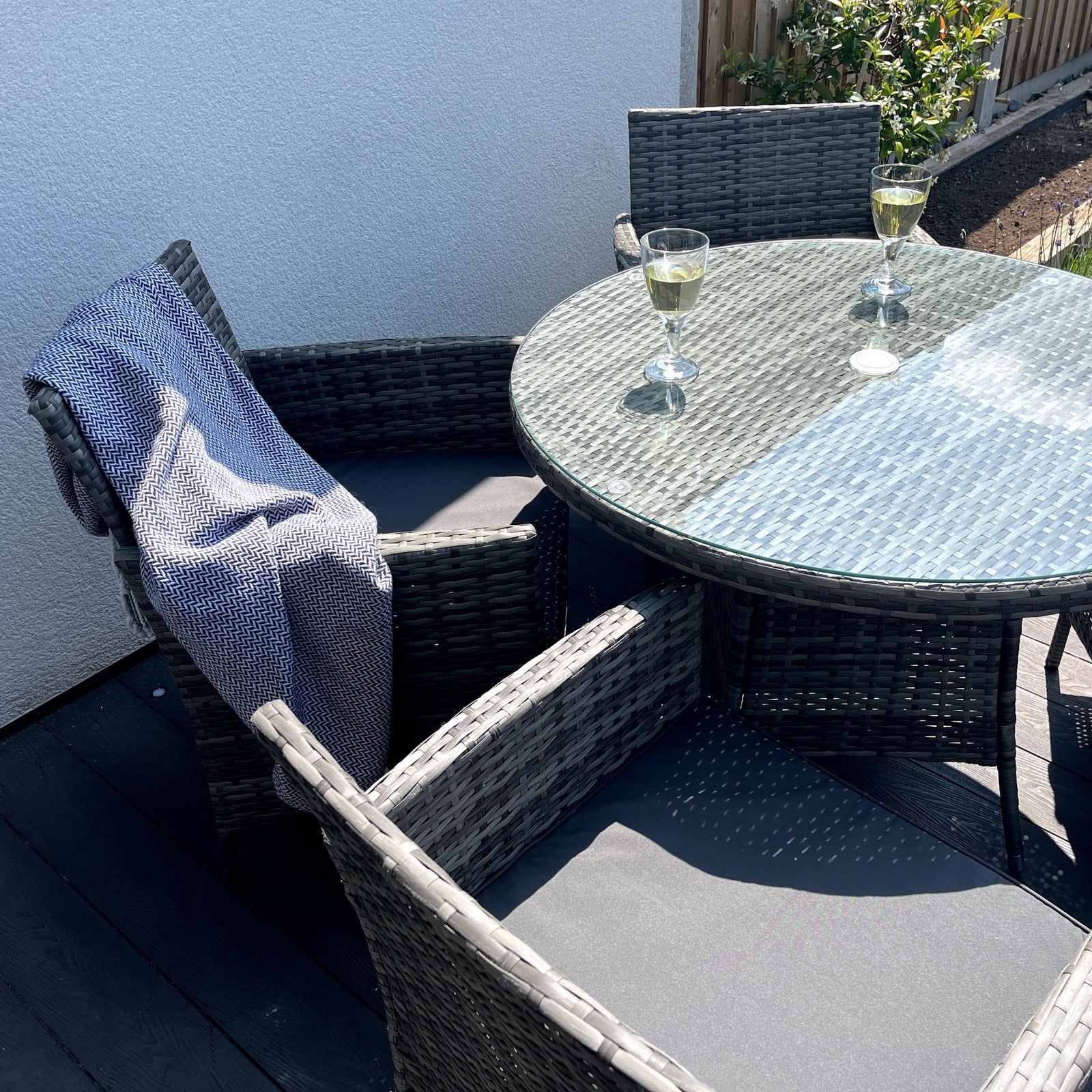 Amazon 5-piece Rattan Wicker Relaxed Garden Dining Set