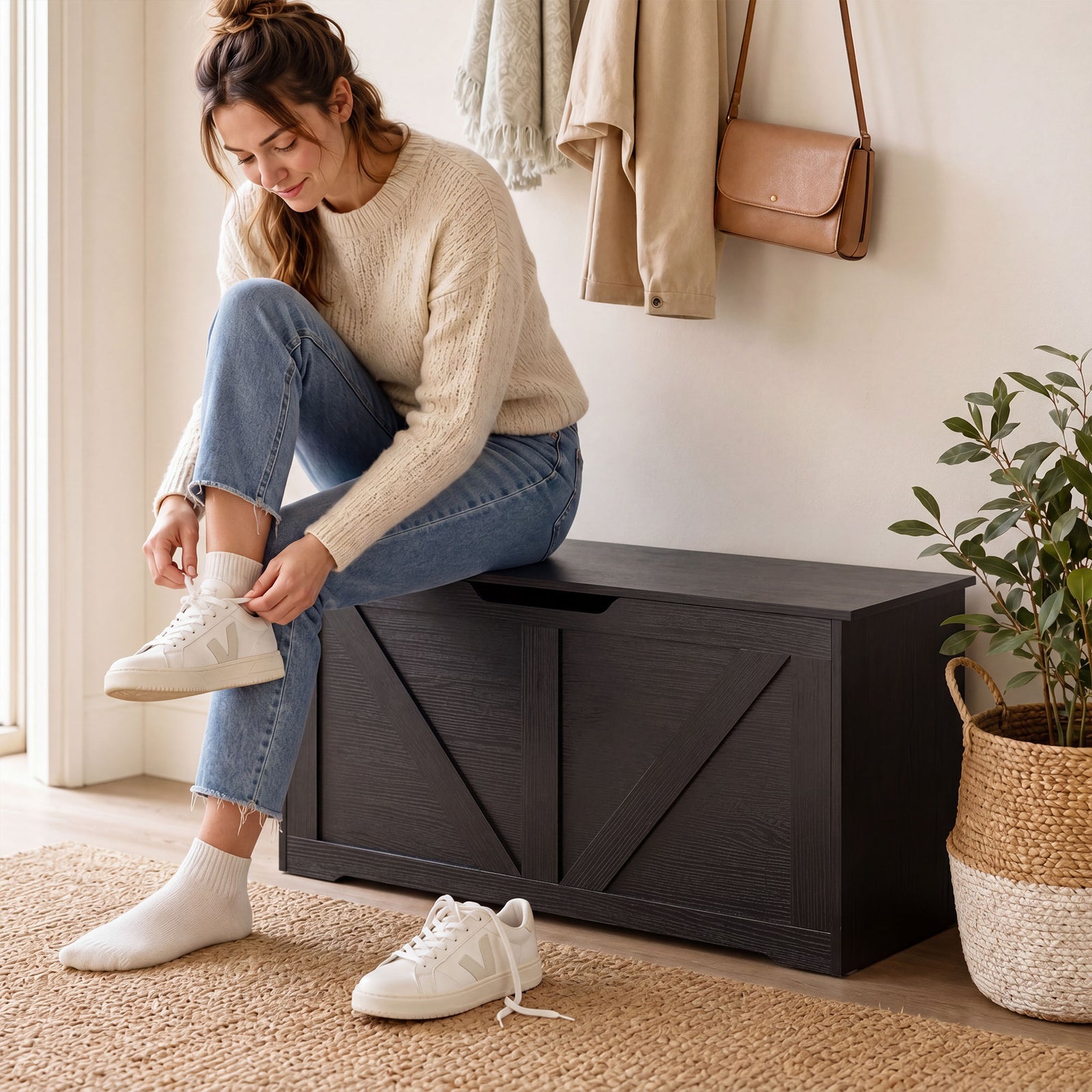 Storage Trunk For Living Room, With Safety Hinges, 100cm | Black