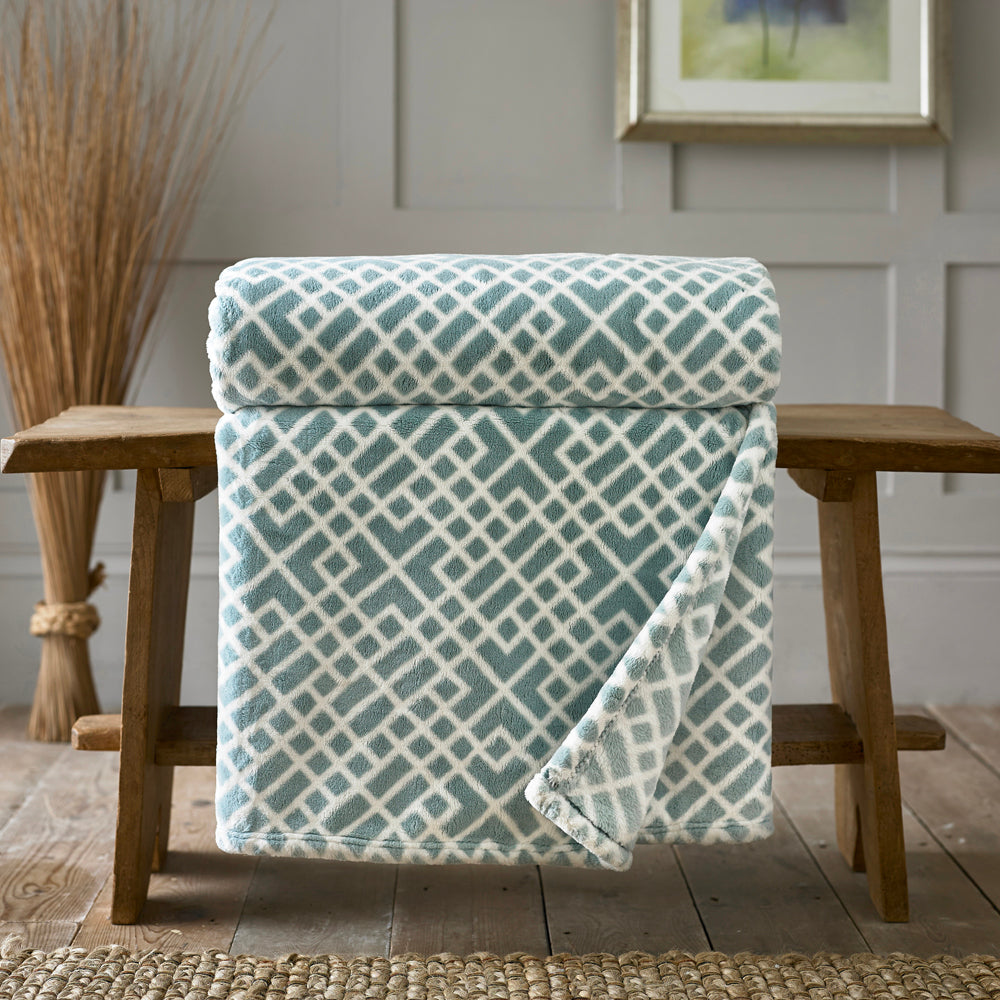 Papplewick Printed Heavyweight Supersoft Fleece Throw | 150cm x 180cm | Green