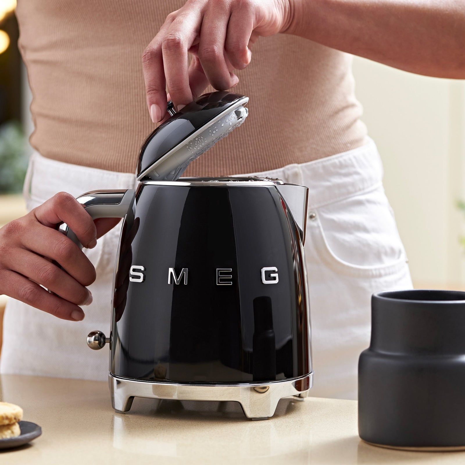Klf05 Retro 50's Style Small Mini Kettle, 1400w, 0.8l | Black