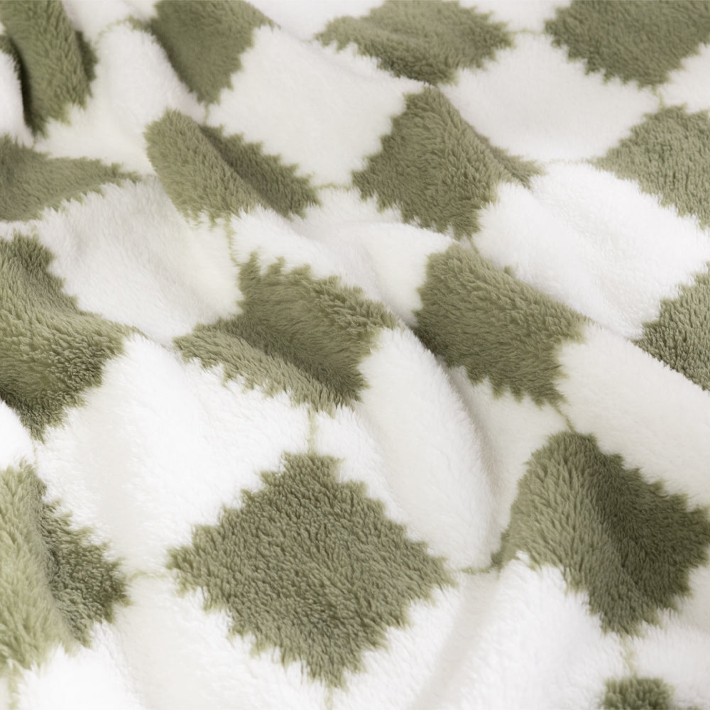 Green And White Checkered Super Soft Cozy Throw Blanket – Plush Lightweight Throw With Multiple Size Options | Small