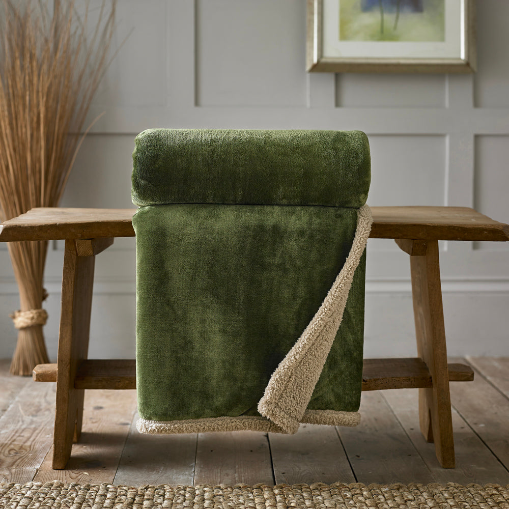 Blackbrook Ultrasoft Flannel Throw With Sherpa Back | 125cm x 150cm | Olive
