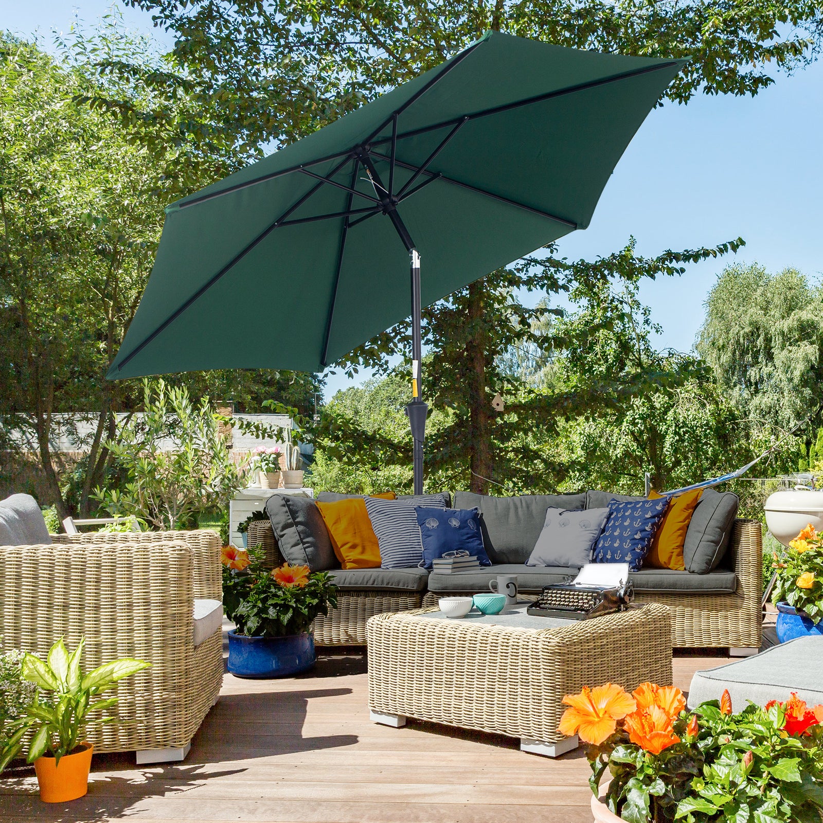 2.6m Patio Umbrella With Tilt Crank | Green