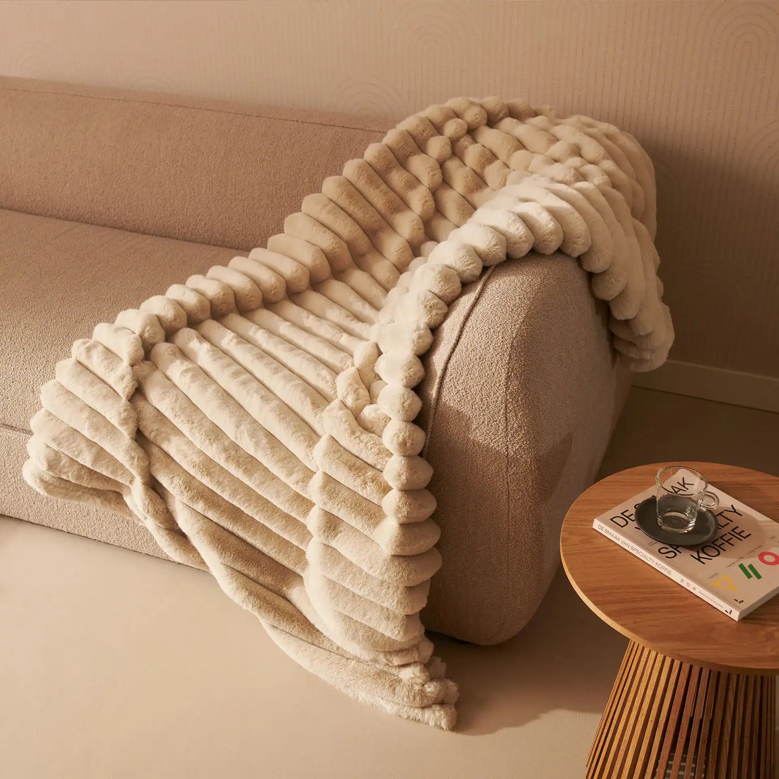 Yentl Overblanket, Electric Heated Blanket | 200cm x 200cm | Beige