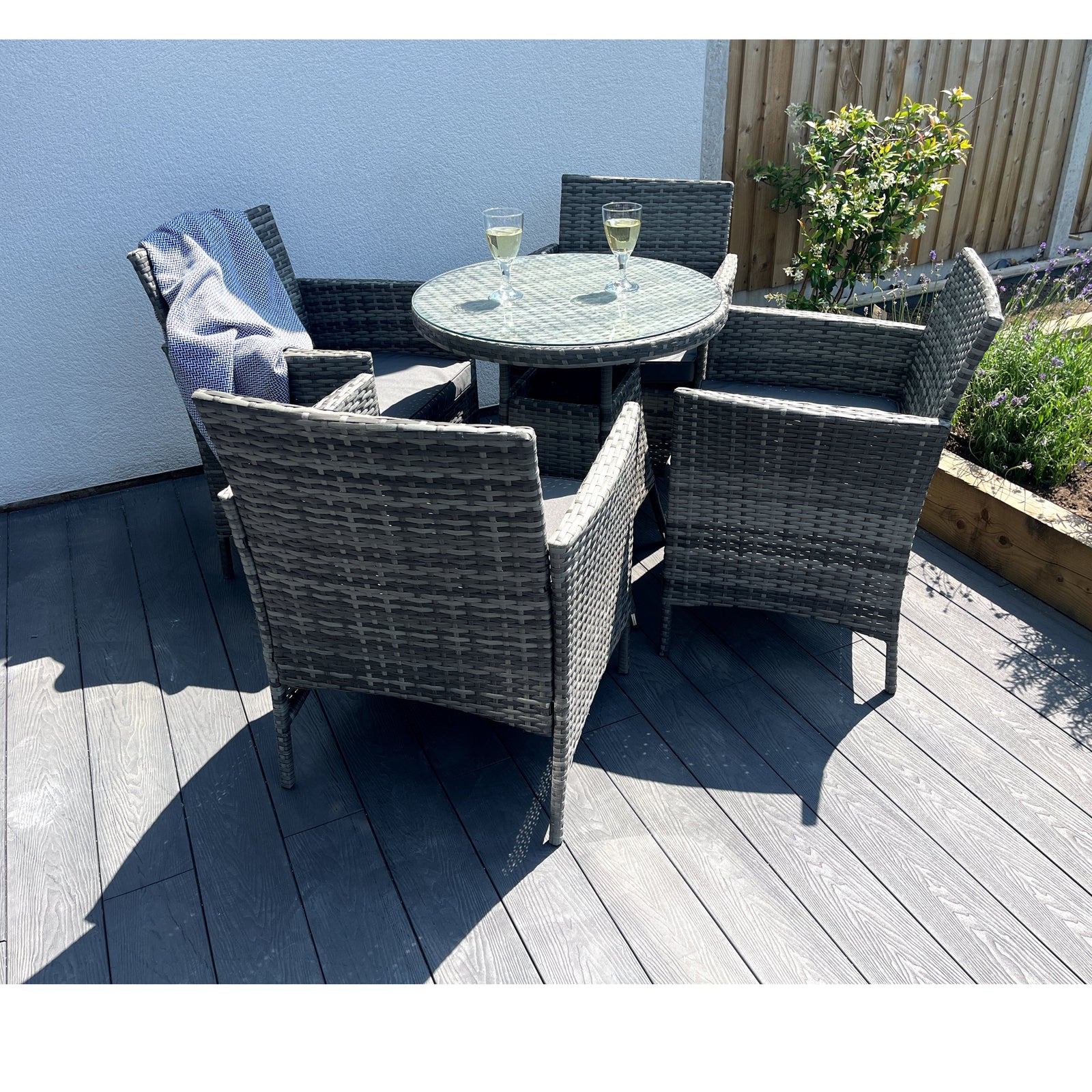 Amazon 5-piece Rattan Wicker Relaxed Garden Dining Set