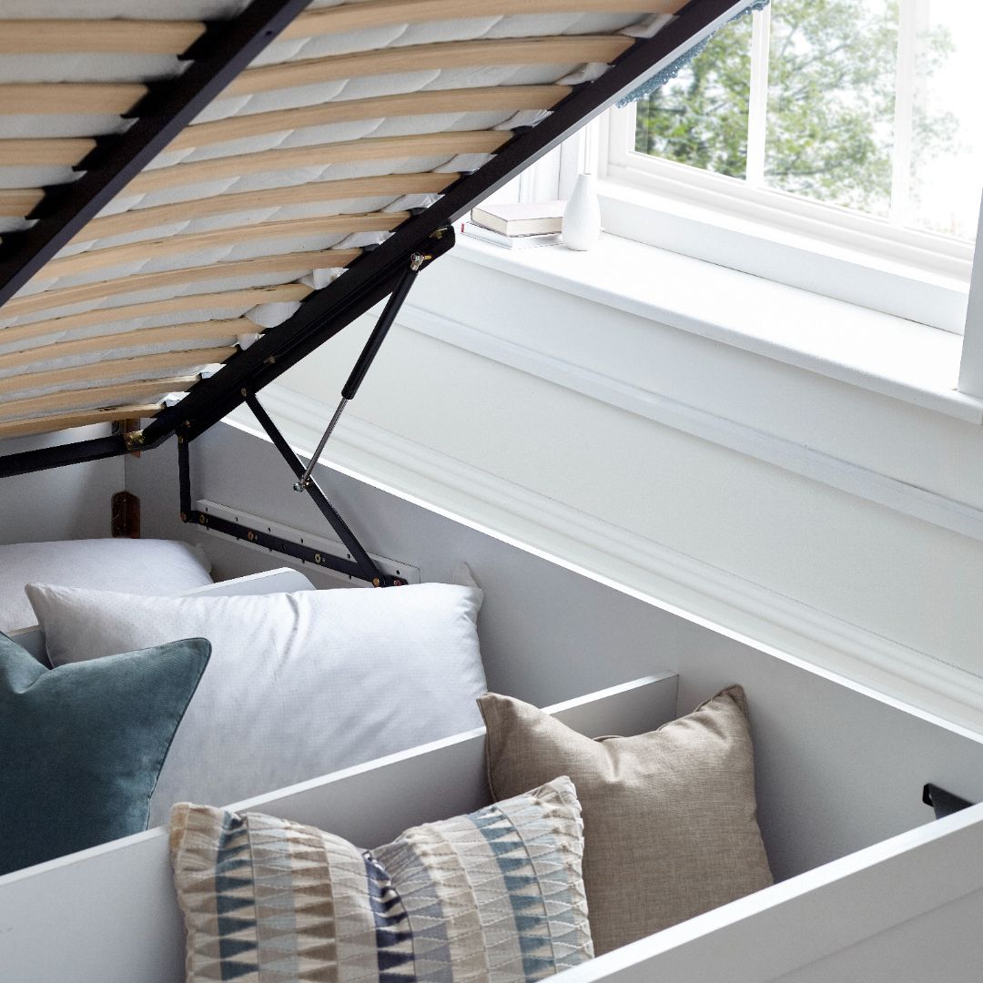 Arizona Wooden Bookcase Ottoman Storage Bed | King | White