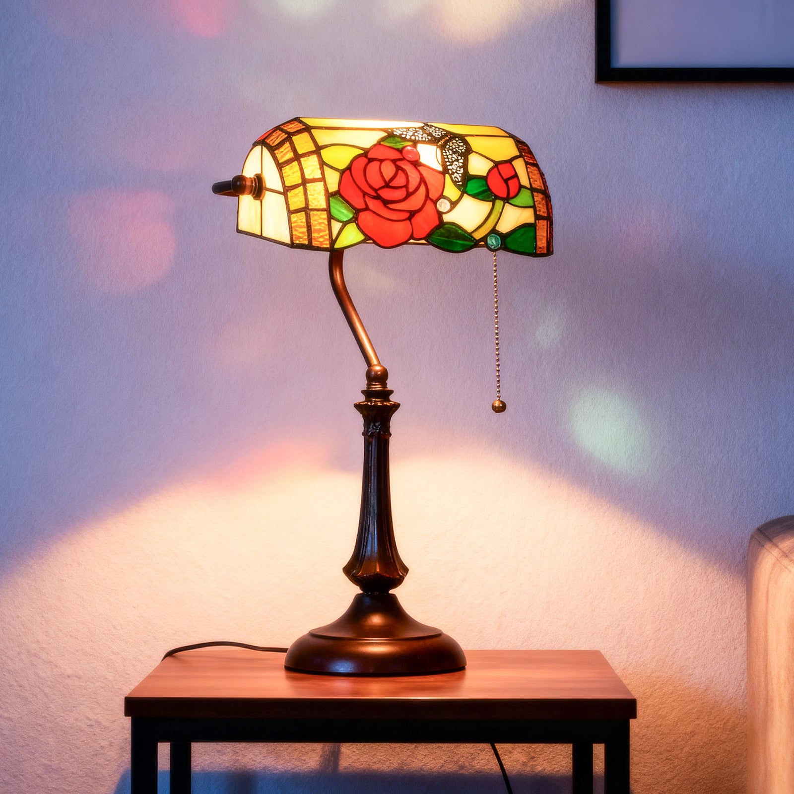HOMCOM Tiffany-style Stained Glass Table Lamp, Handcrafted Antique Bedside