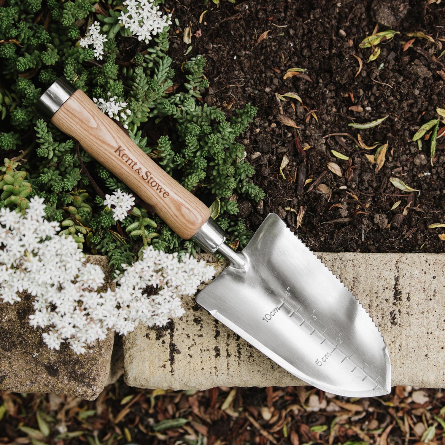 Kent & Stowe Stainless Steel The Capability Trowel Rust Resistant Fsc