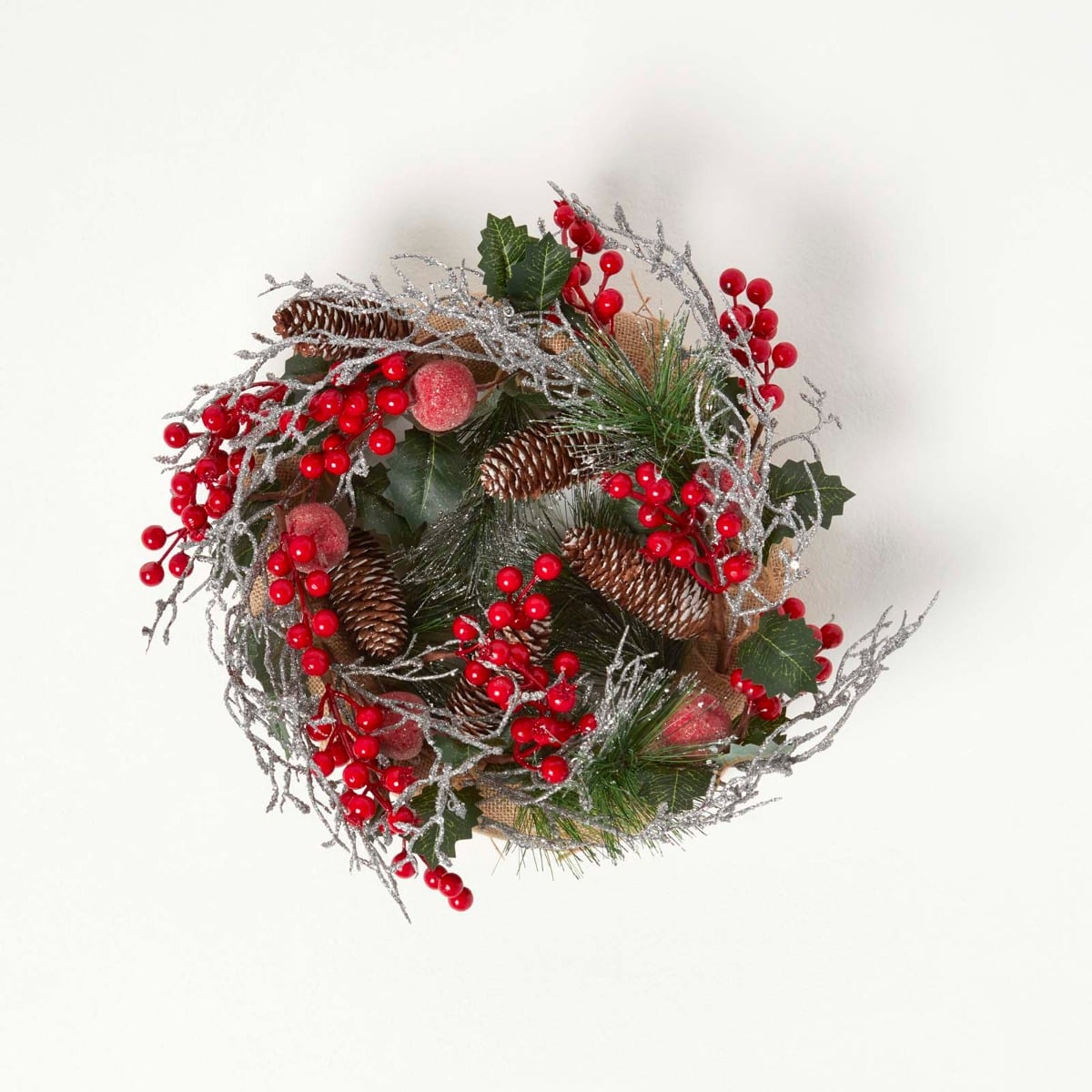 HOMESCAPES Artificial Christmas Wreath With Berries, Apples And Silver Decoration