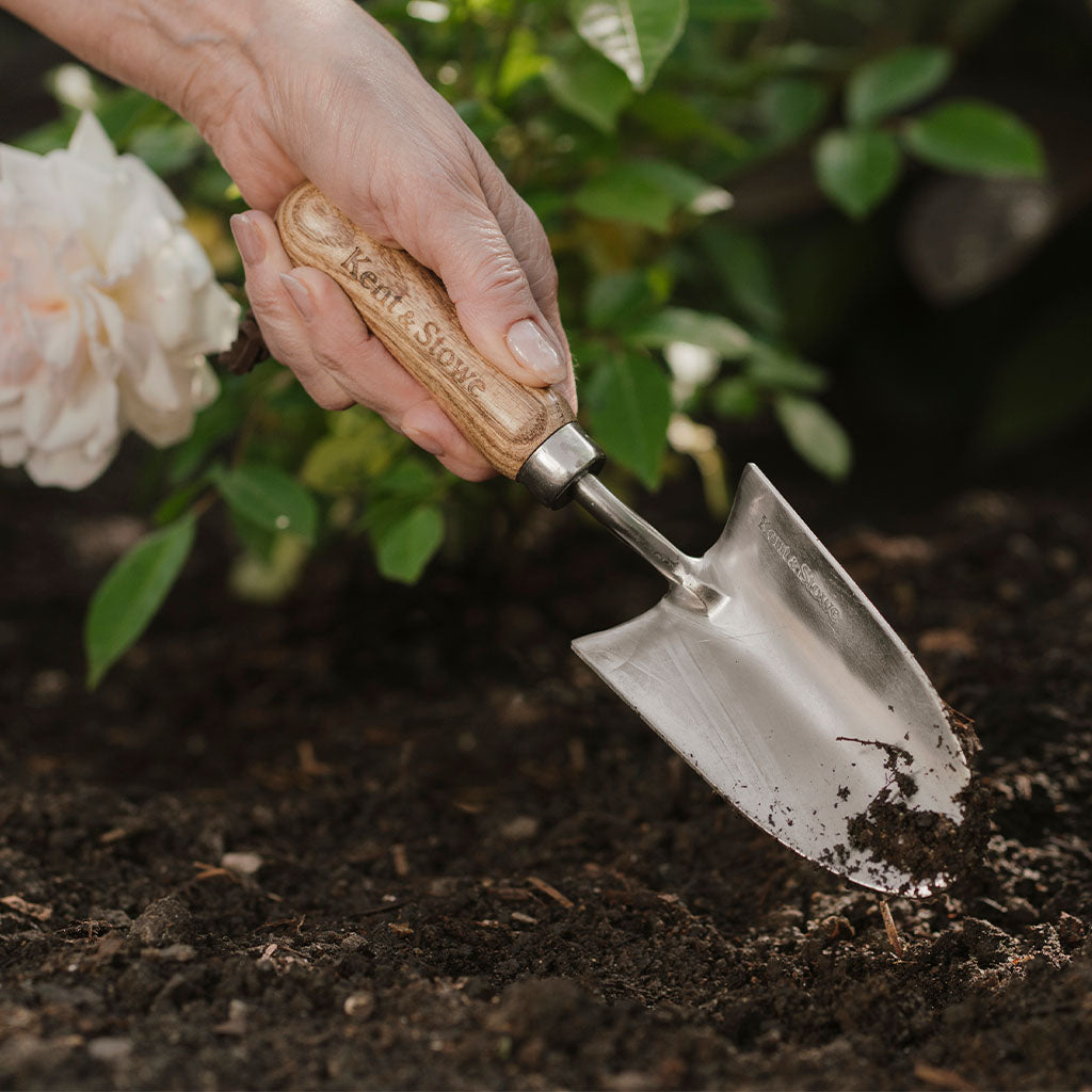 Garden Life Lightweight Stainless Steel Hand Trowel With Ash Handle