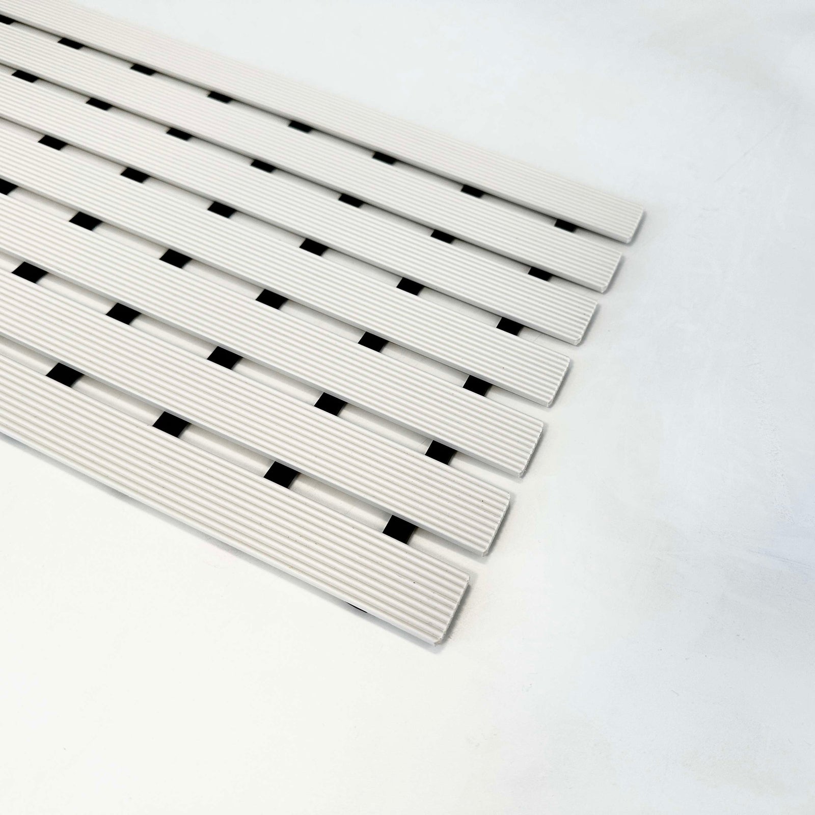 Non-slip Pvc Duckboard Shower Mat - 61cm X 25cm | White