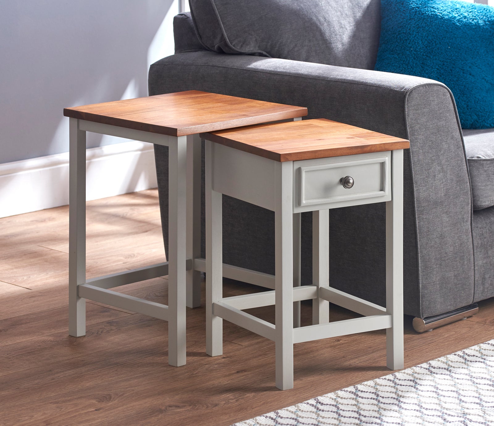Greenhurst Broadway Set Of 2 Nesting End Tables