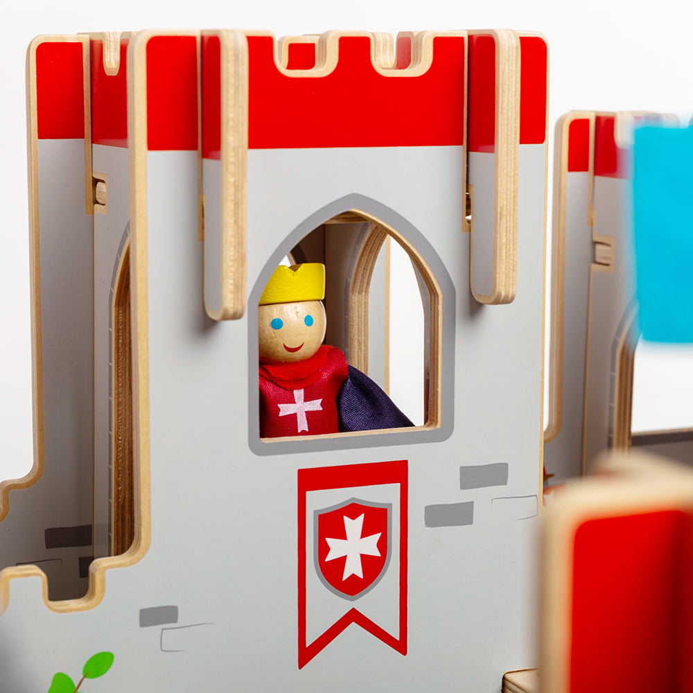 Wooden King George's Castle Bundle, Includes 8 Figures