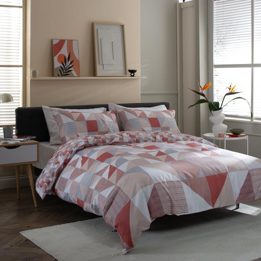 Simple Shapes 200 Thread Count Cotton Rich Reversible Duvet Cover Set | King | Pink