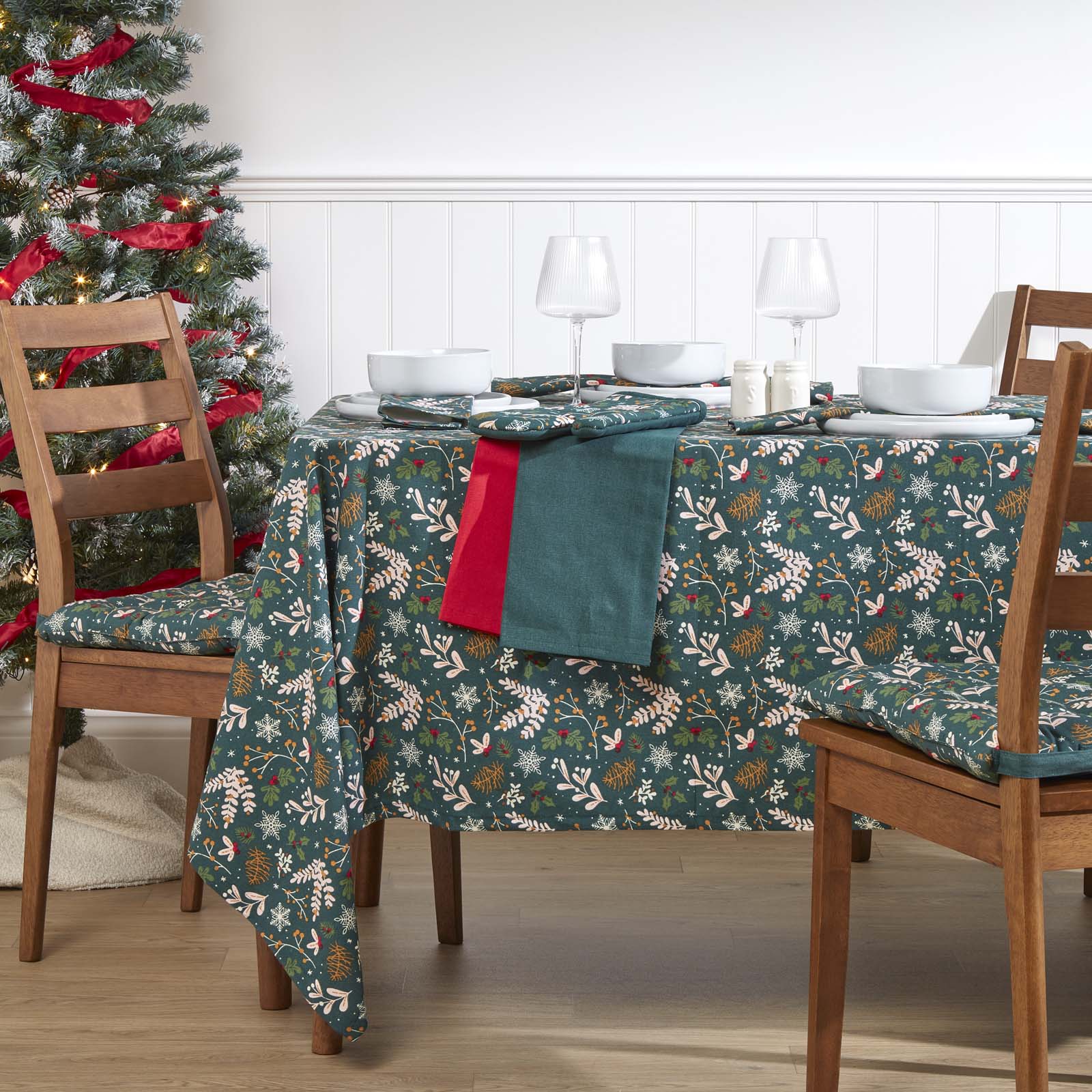 Festive Forest 100% Cotton Green Christmas Tablecloth | 137 x 229cm | Green